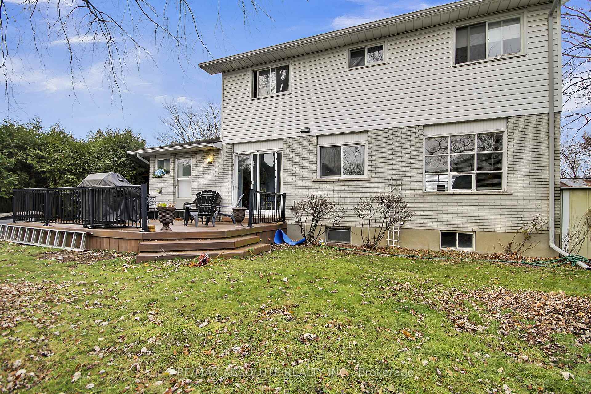 Photo 23 of 8 Aurora Crescent, Ottawa, Manordale — HOMEH