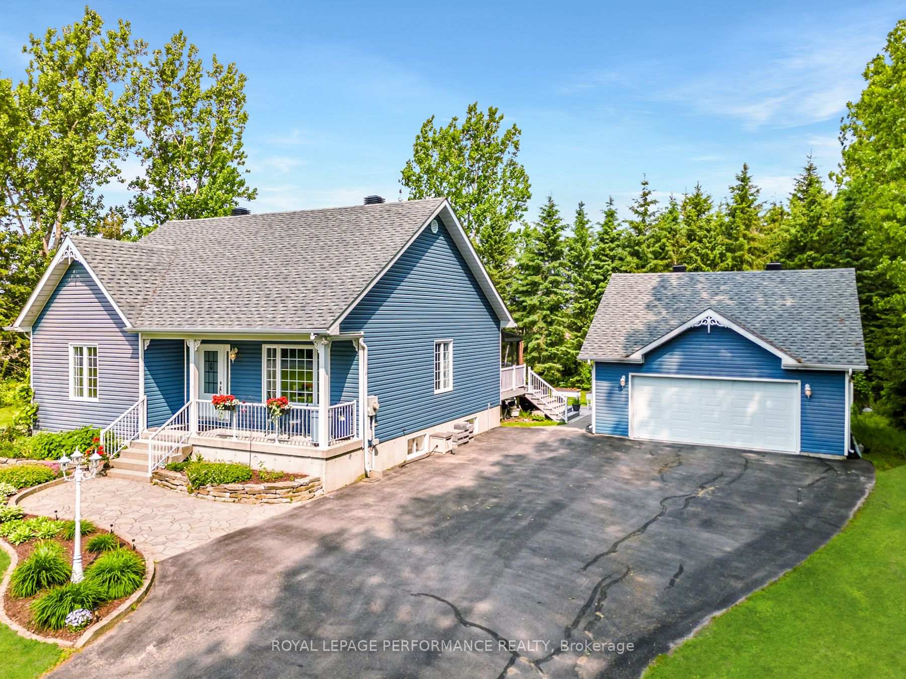 Photo 2 of 21845 Concession 3, South Glengarry, South Glengarry (Lancaster) Twp — HOMEH