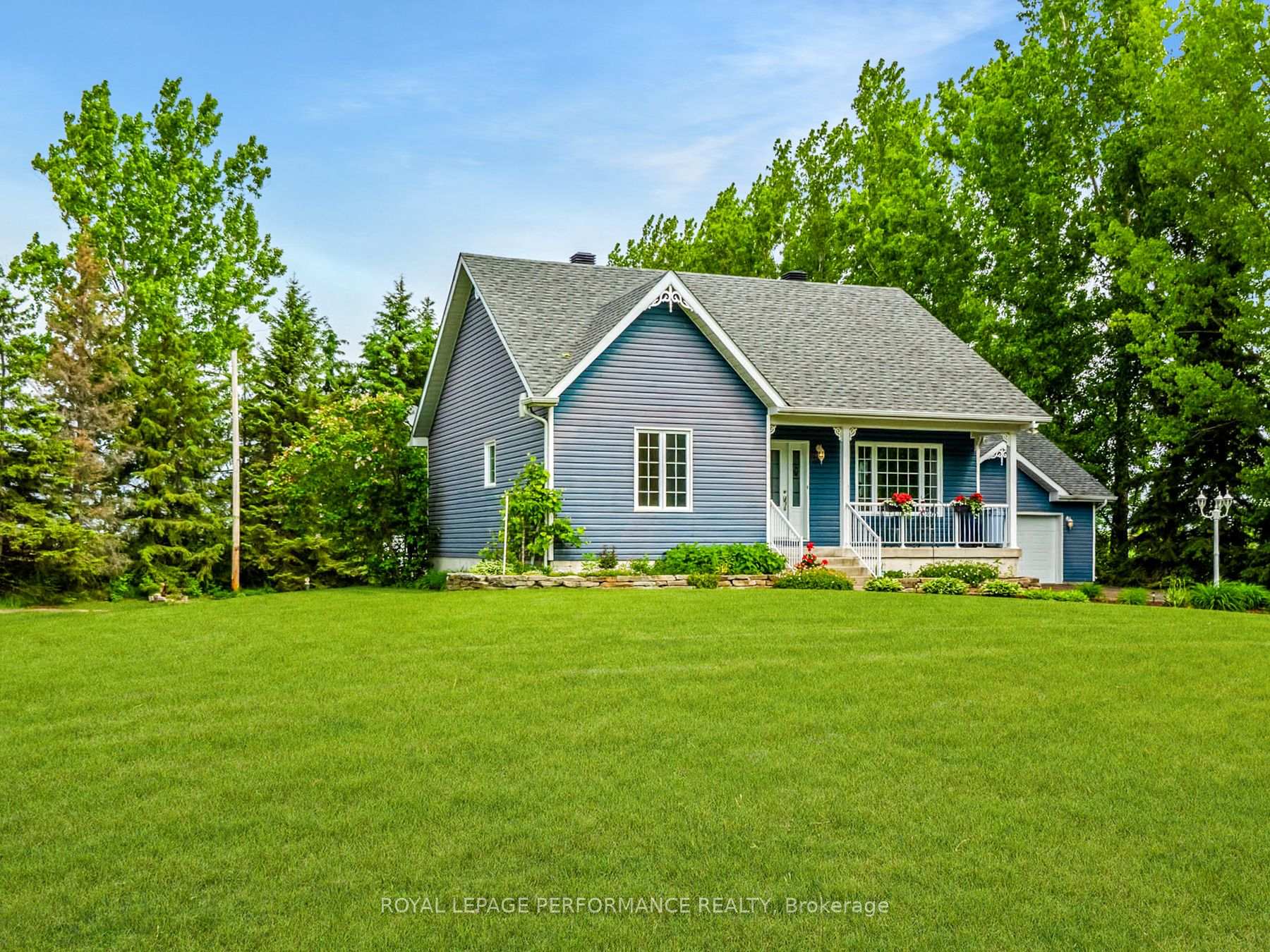 Photo 5 of 21845 Concession 3, South Glengarry, South Glengarry (Lancaster) Twp — HOMEH