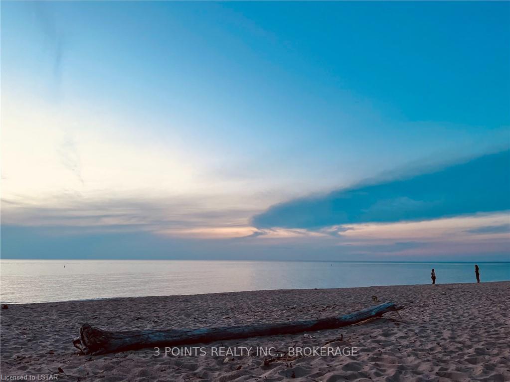 Photo 9 of 4 Frances Crescent, South Huron, Stephen — HOMEH