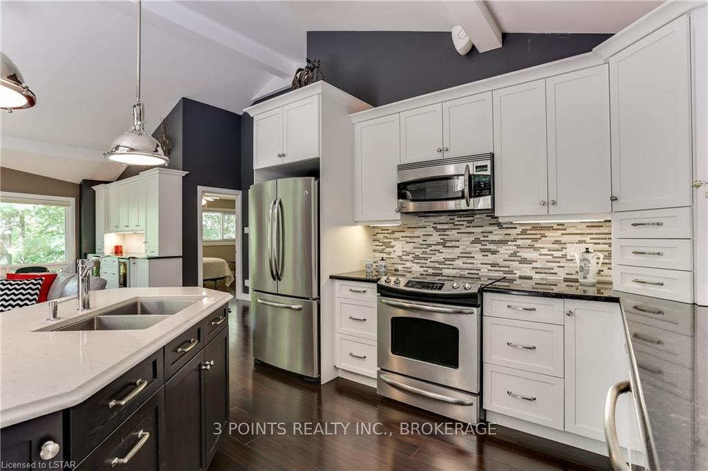Photo 20 of 4 Frances Crescent, South Huron, Stephen — HOMEH