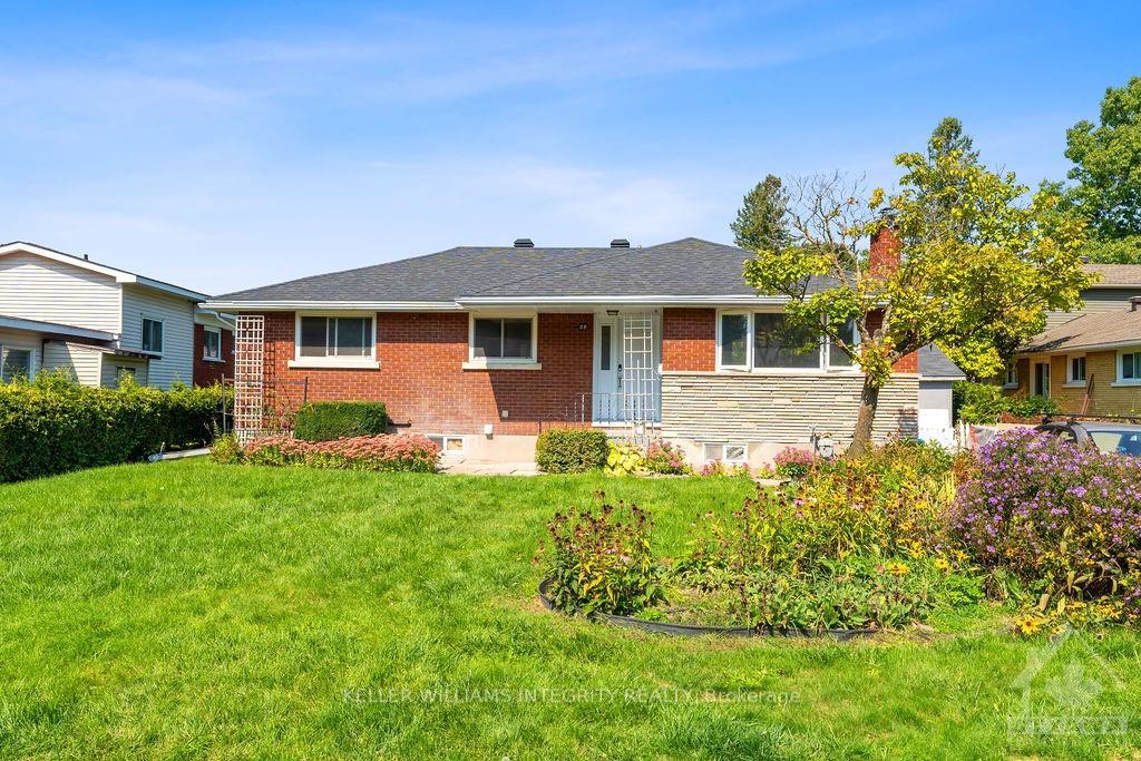 Photo 2 of 28 Fairhill Crescent, Ottawa, Manordale — HOMEH