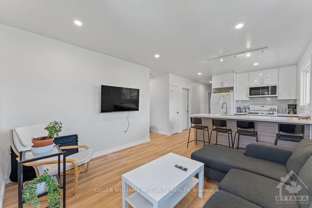 Photo 6 of 28 Fairhill Crescent, Ottawa, Manordale — HOMEH