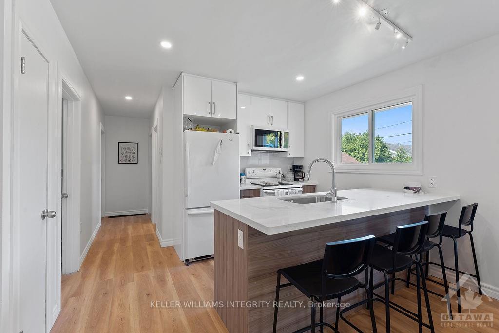 Photo 7 of 28 Fairhill Crescent, Ottawa, Manordale — HOMEH