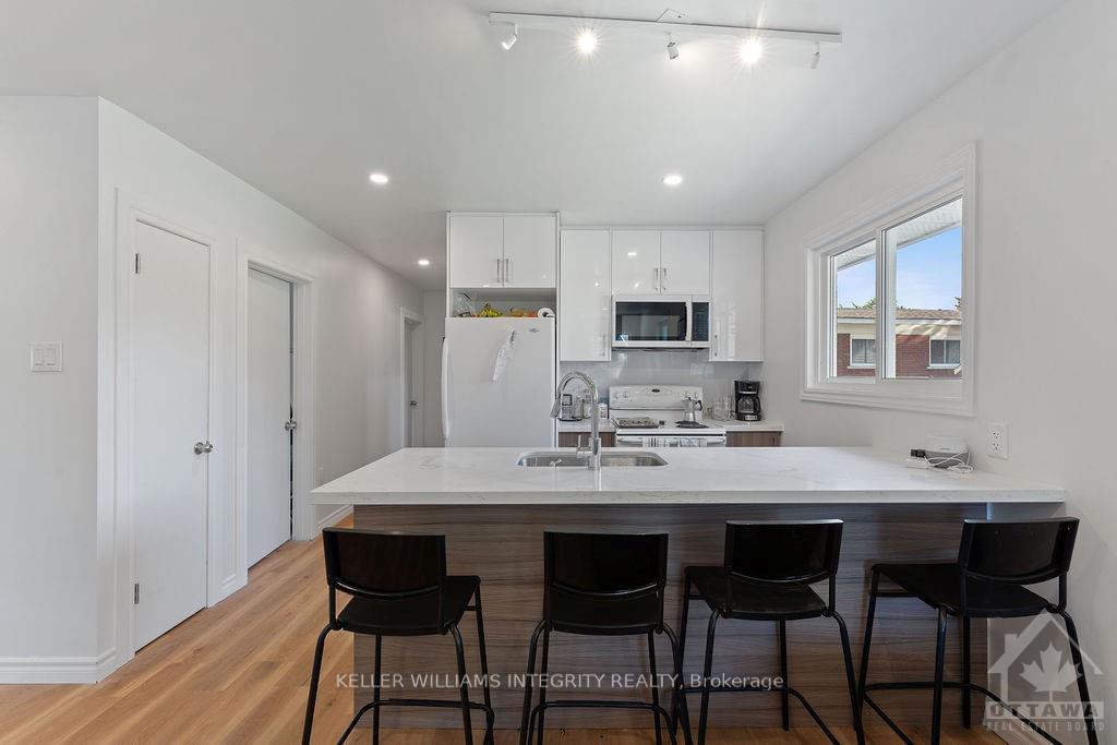 Photo 8 of 28 Fairhill Crescent, Ottawa, Manordale — HOMEH