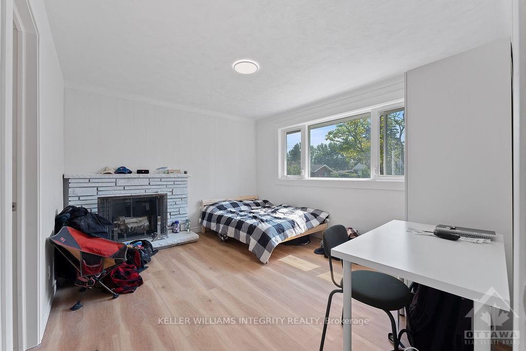 Photo 9 of 28 Fairhill Crescent, Ottawa, Manordale — HOMEH