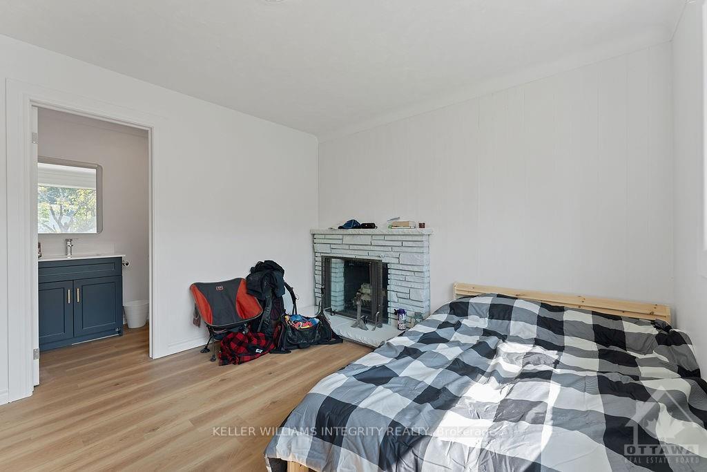 Photo 10 of 28 Fairhill Crescent, Ottawa, Manordale — HOMEH