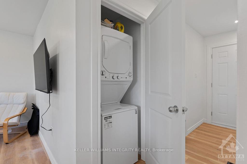 Photo 12 of 28 Fairhill Crescent, Ottawa, Manordale — HOMEH