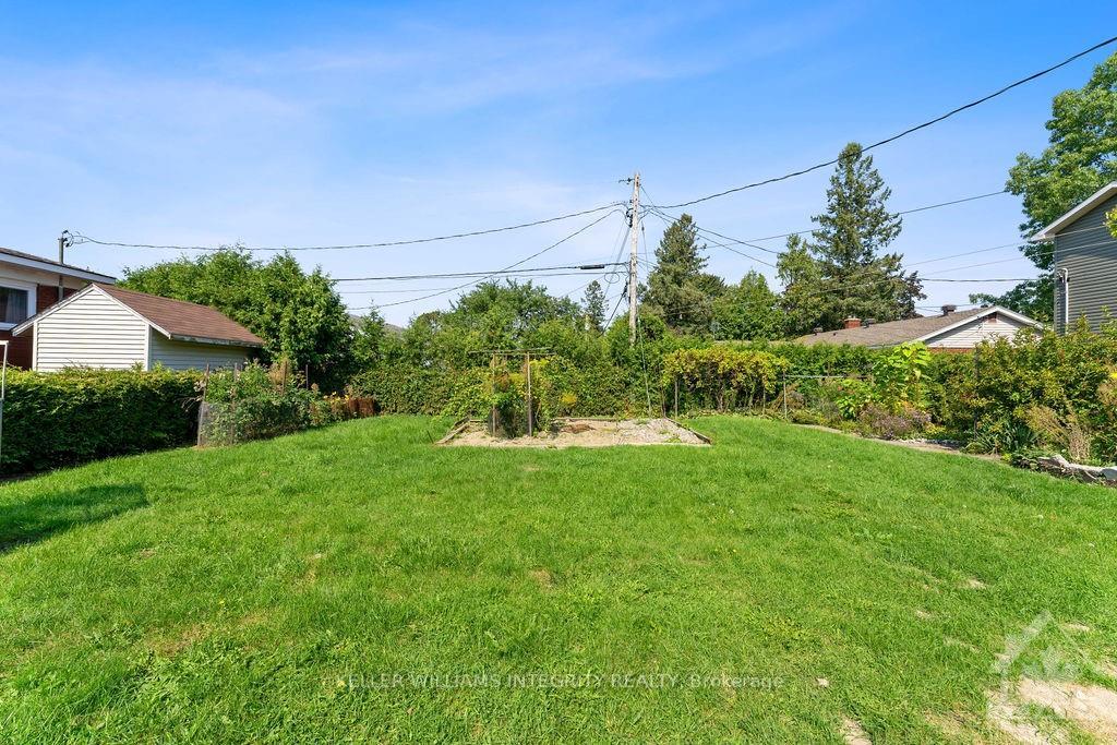 Photo 29 of 28 Fairhill Crescent, Ottawa, Manordale — HOMEH