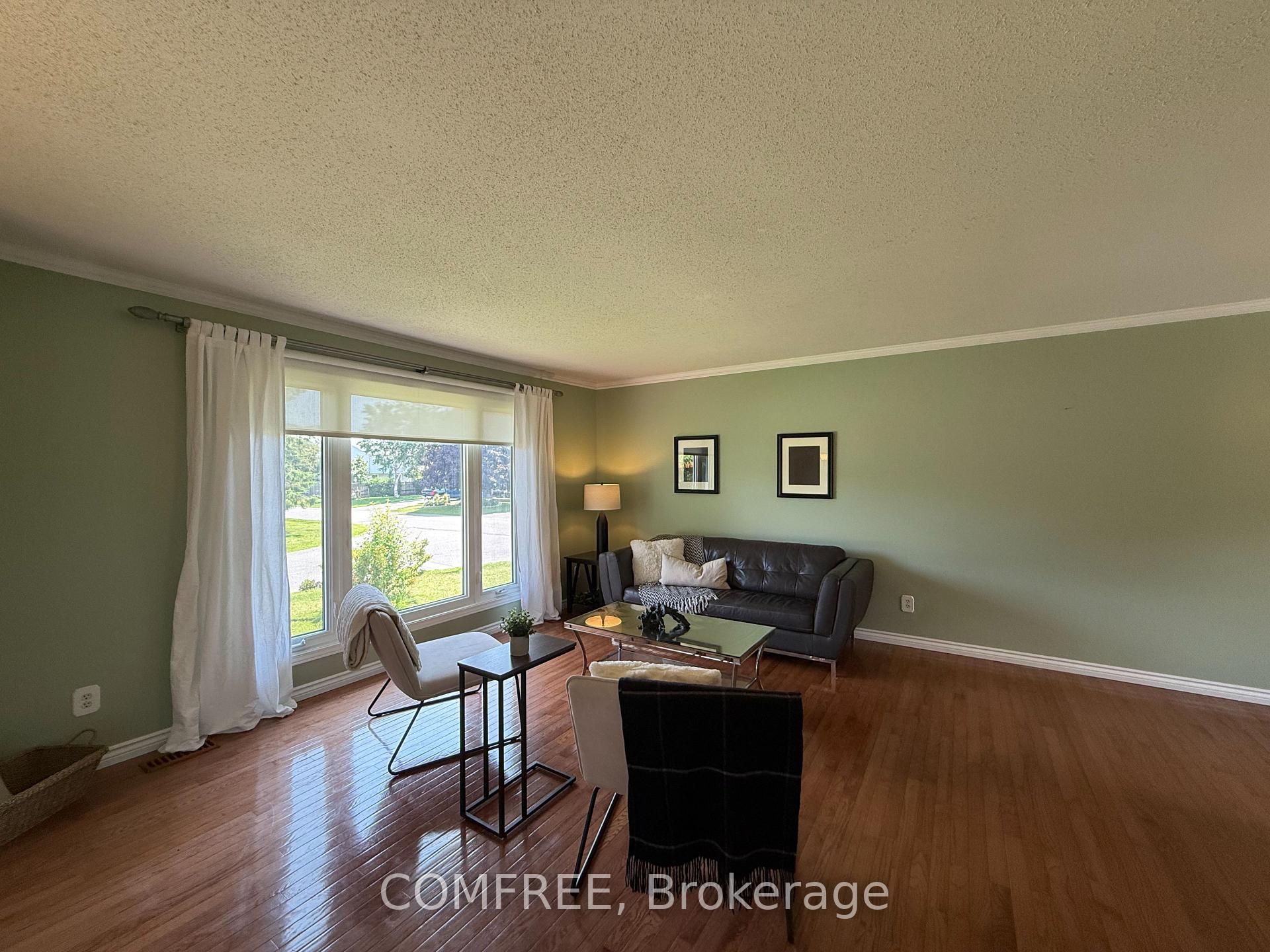 Photo 3 of 64 Menard Street, Russell, Embrun — HOMEH