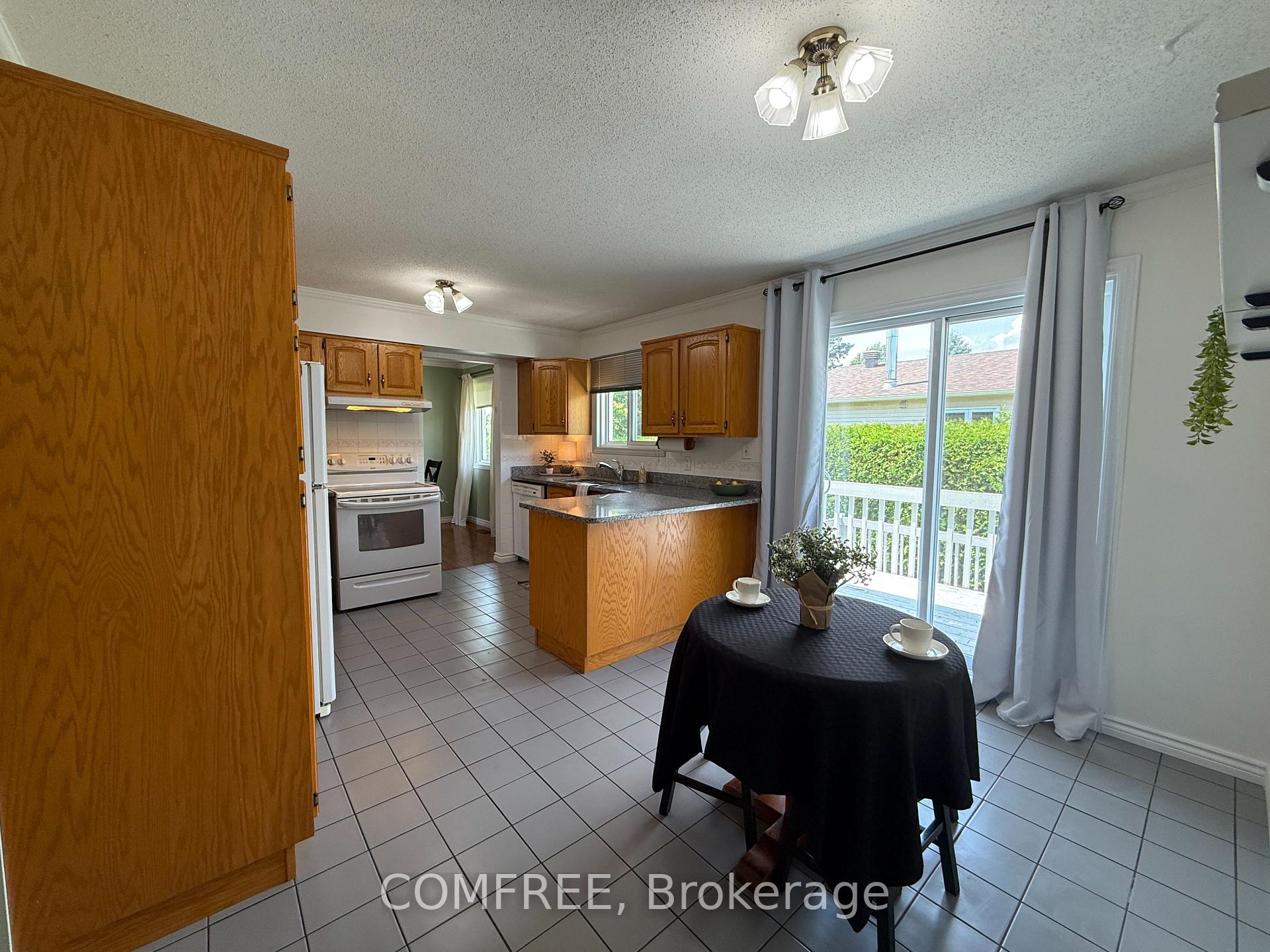 Photo 7 of 64 Menard Street, Russell, Embrun — HOMEH