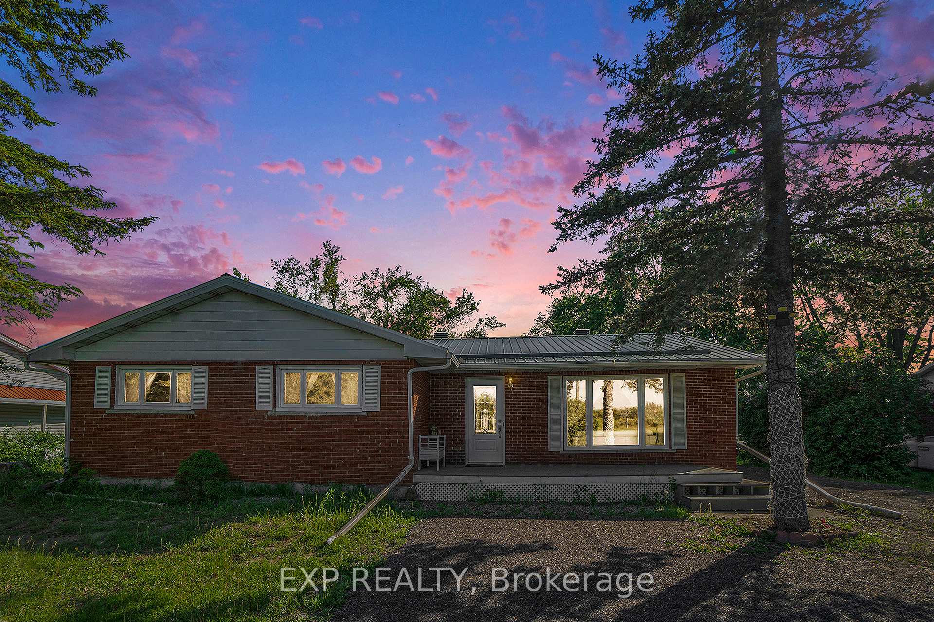 Photo 1 of 450 Queen Street E, Smiths Falls — HOMEH
