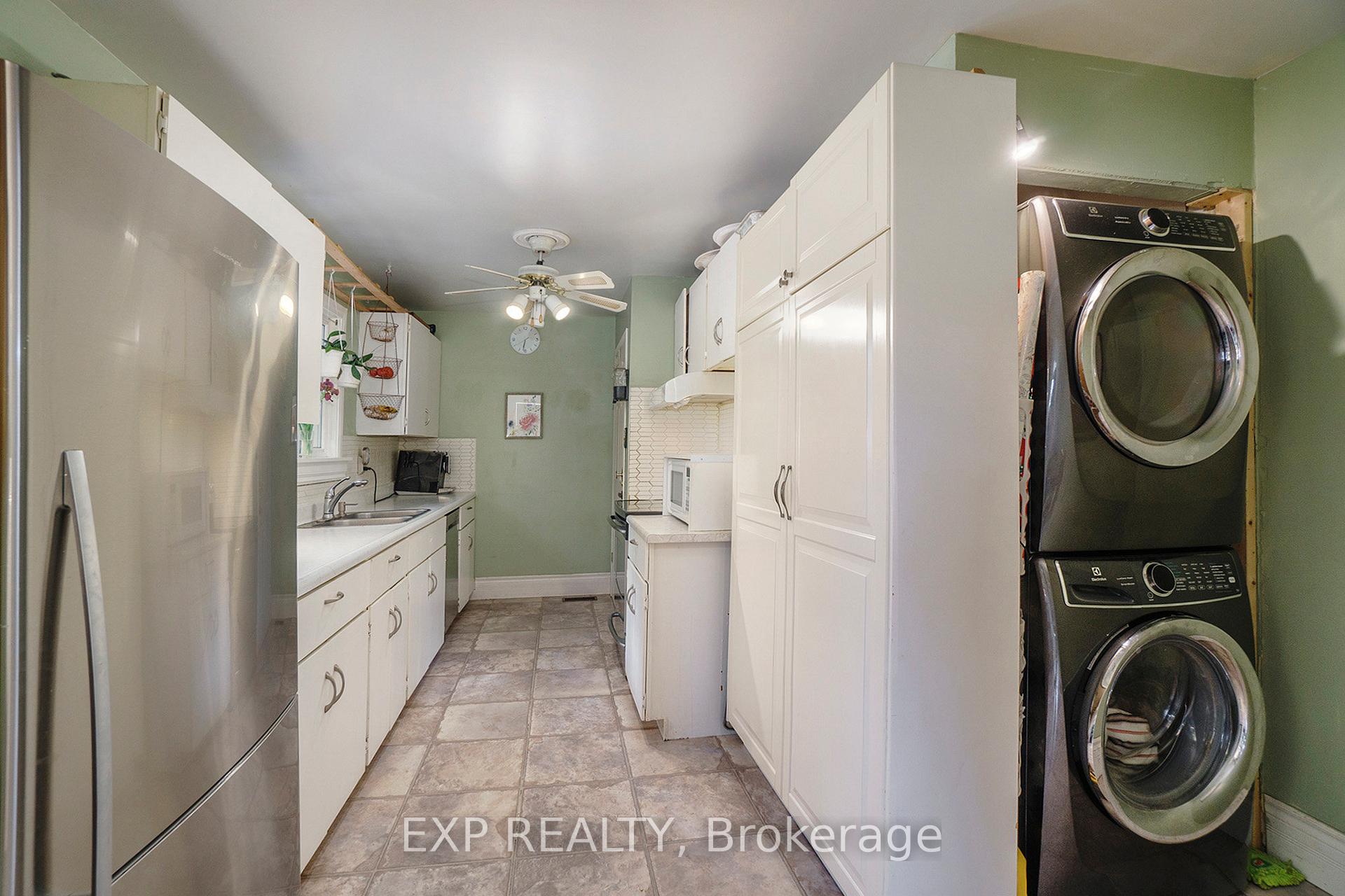 Photo 5 of 450 Queen Street E, Smiths Falls — HOMEH