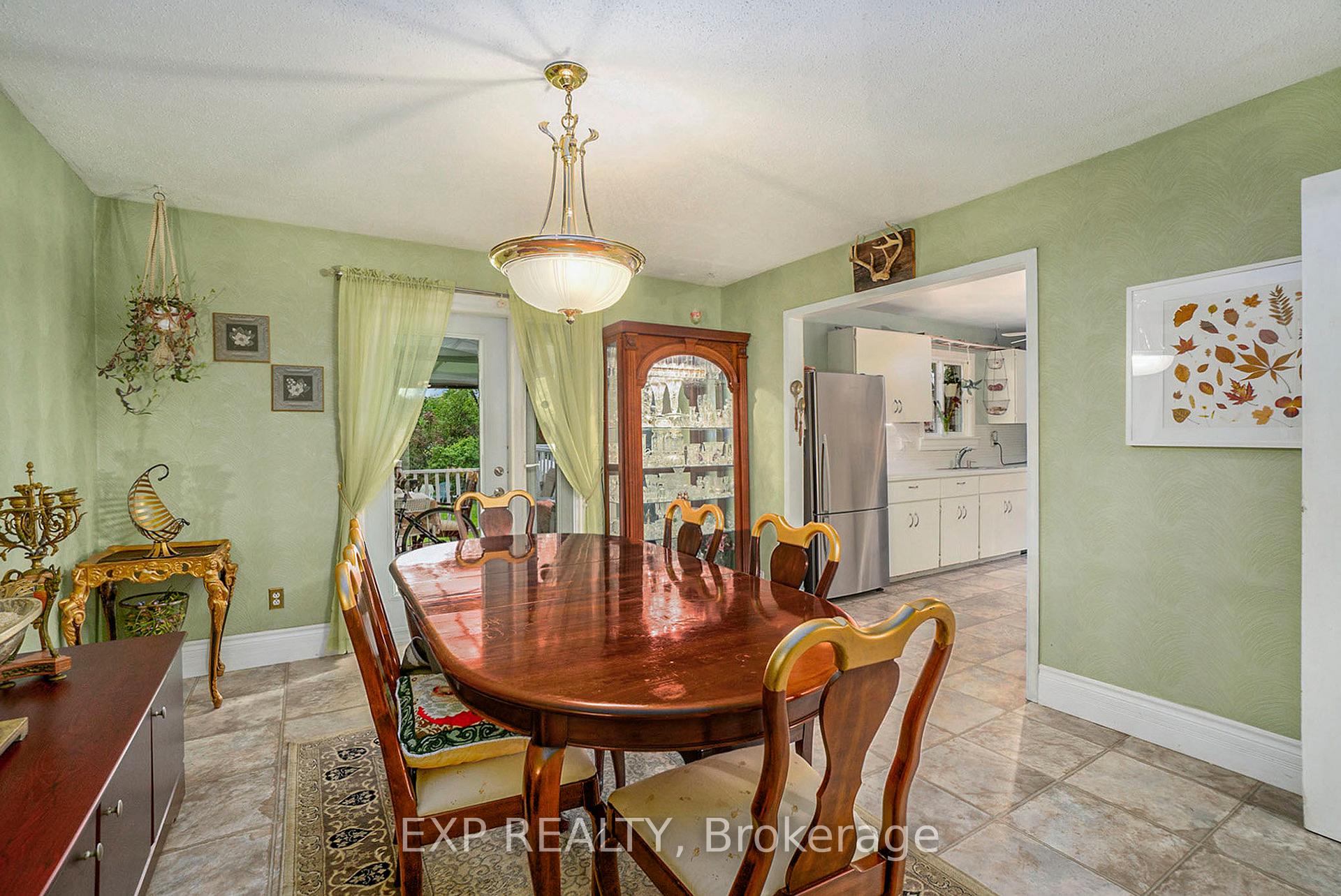 Photo 6 of 450 Queen Street E, Smiths Falls — HOMEH