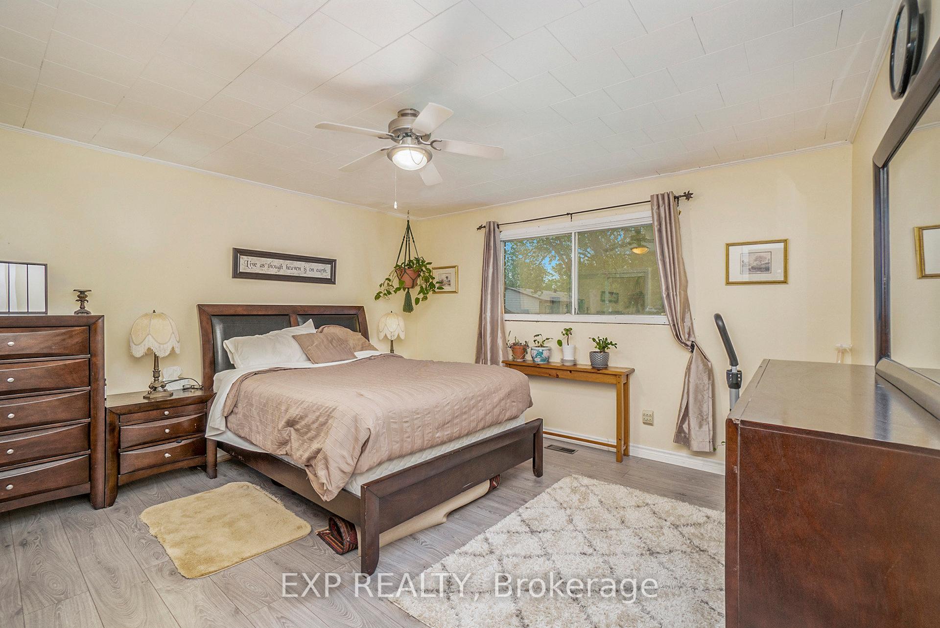 Photo 9 of 450 Queen Street E, Smiths Falls — HOMEH