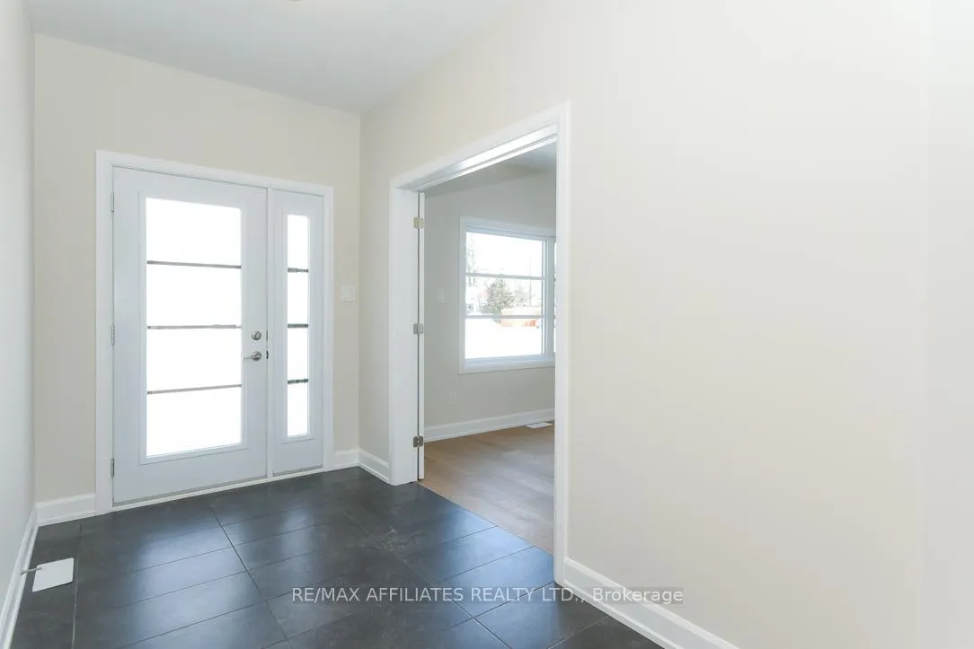 Photo 2 of 1060 Chablis Crescent, Russell, Embrun — HOMEH