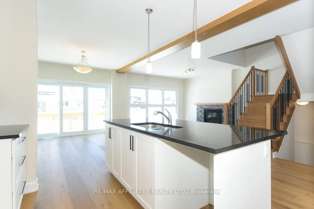 Photo 13 of 1060 Chablis Crescent, Russell, Embrun — HOMEH