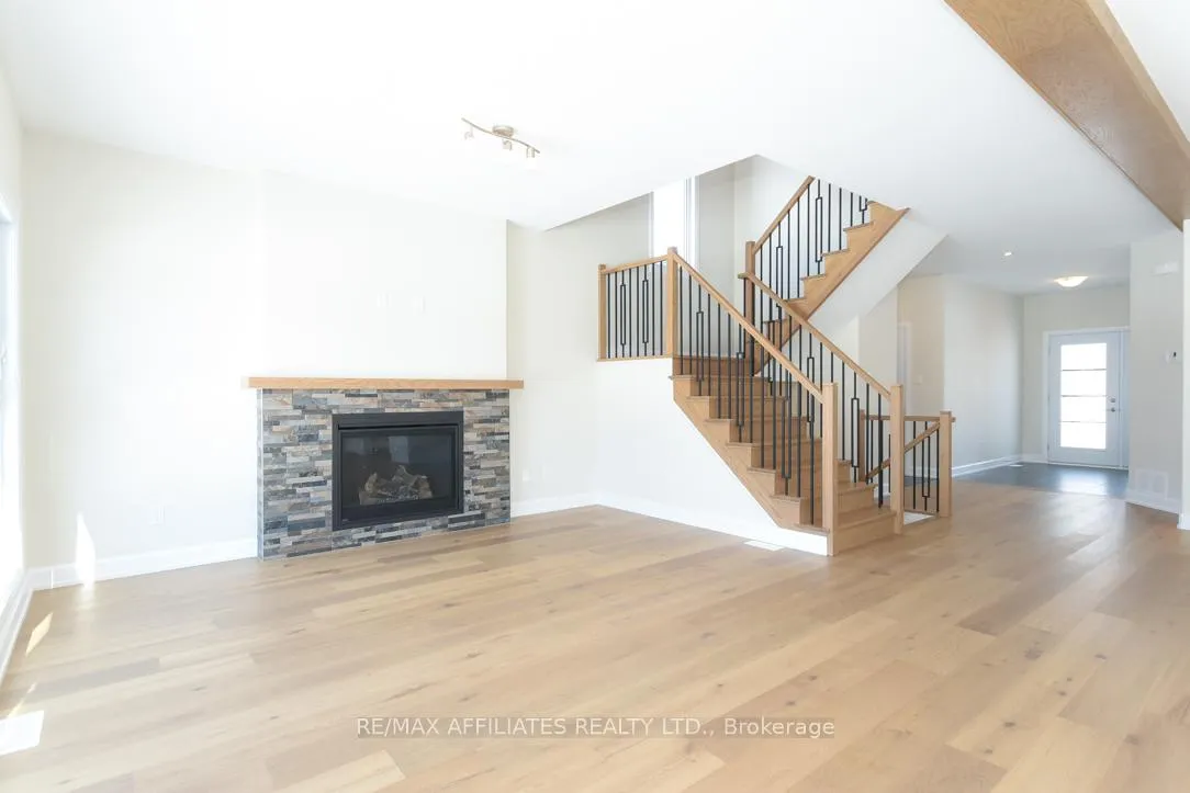 Photo 16 of 1060 Chablis Crescent, Russell, Embrun — HOMEH