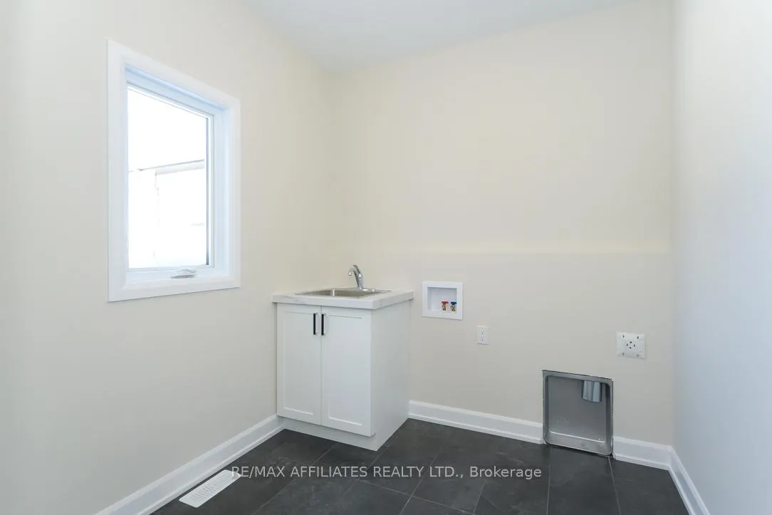 Photo 21 of 1060 Chablis Crescent, Russell, Embrun — HOMEH