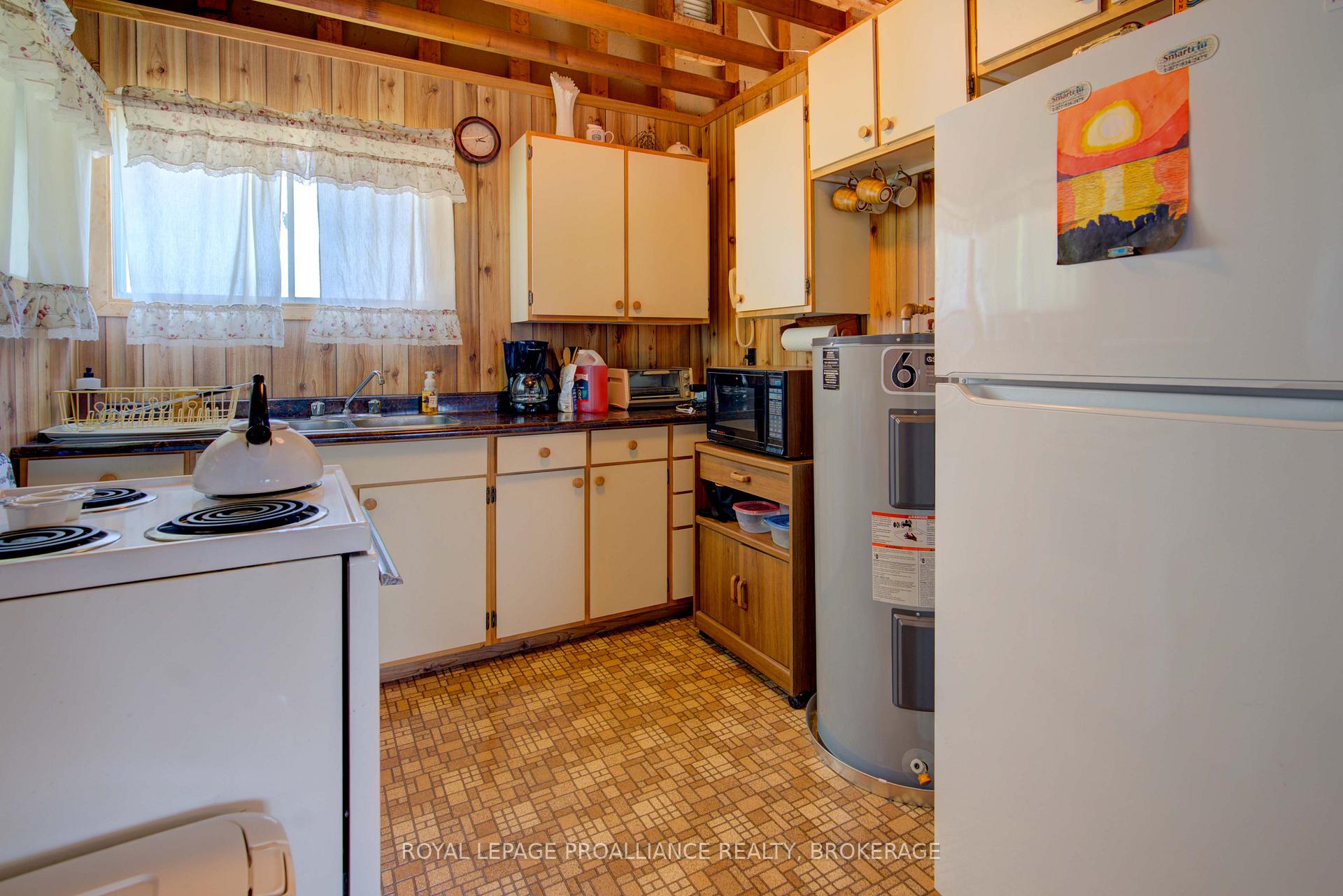 Photo 20 of 37 Lilly Lane, Rideau Lakes, Rideau Lakes (North Crosby) Twp — HOMEH