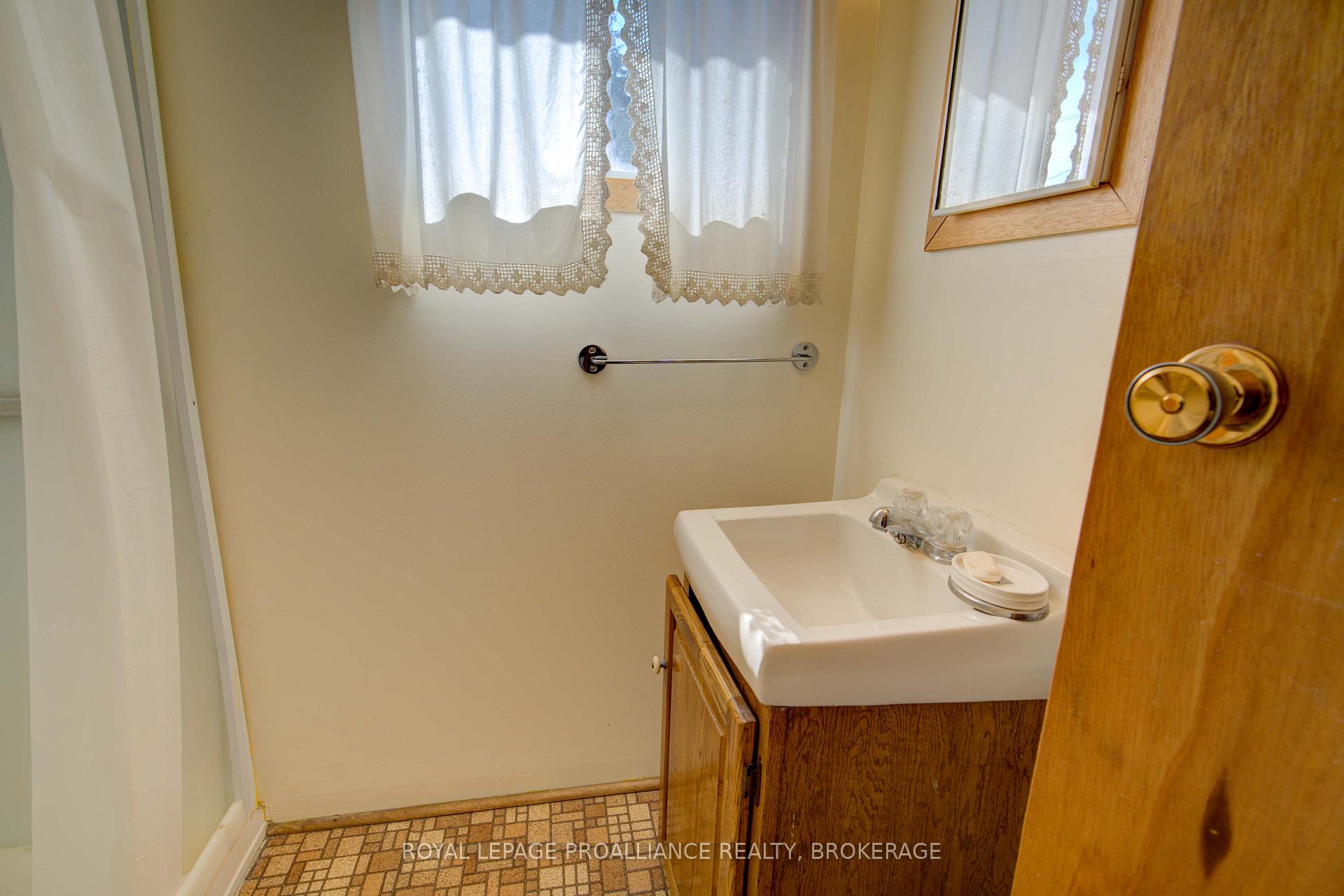 Photo 32 of 37 Lilly Lane, Rideau Lakes, Rideau Lakes (North Crosby) Twp — HOMEH