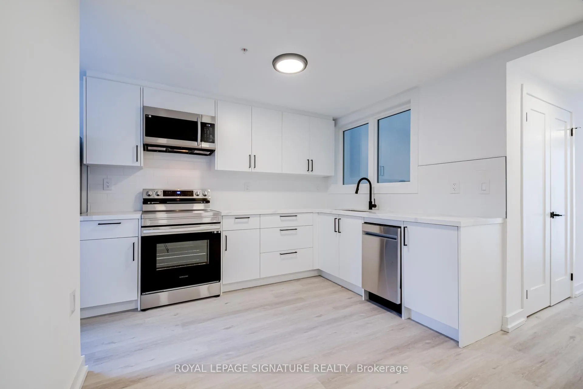 Photo 3 of Unit 3, 3039 Dundas Street W, Toronto, Junction Area — HOMEH