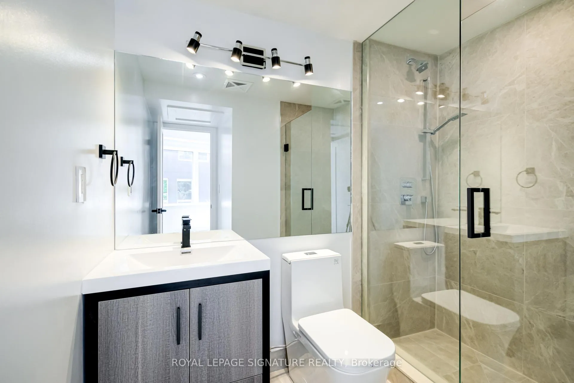 Photo 11 of Unit 3, 3039 Dundas Street W, Toronto, Junction Area — HOMEH