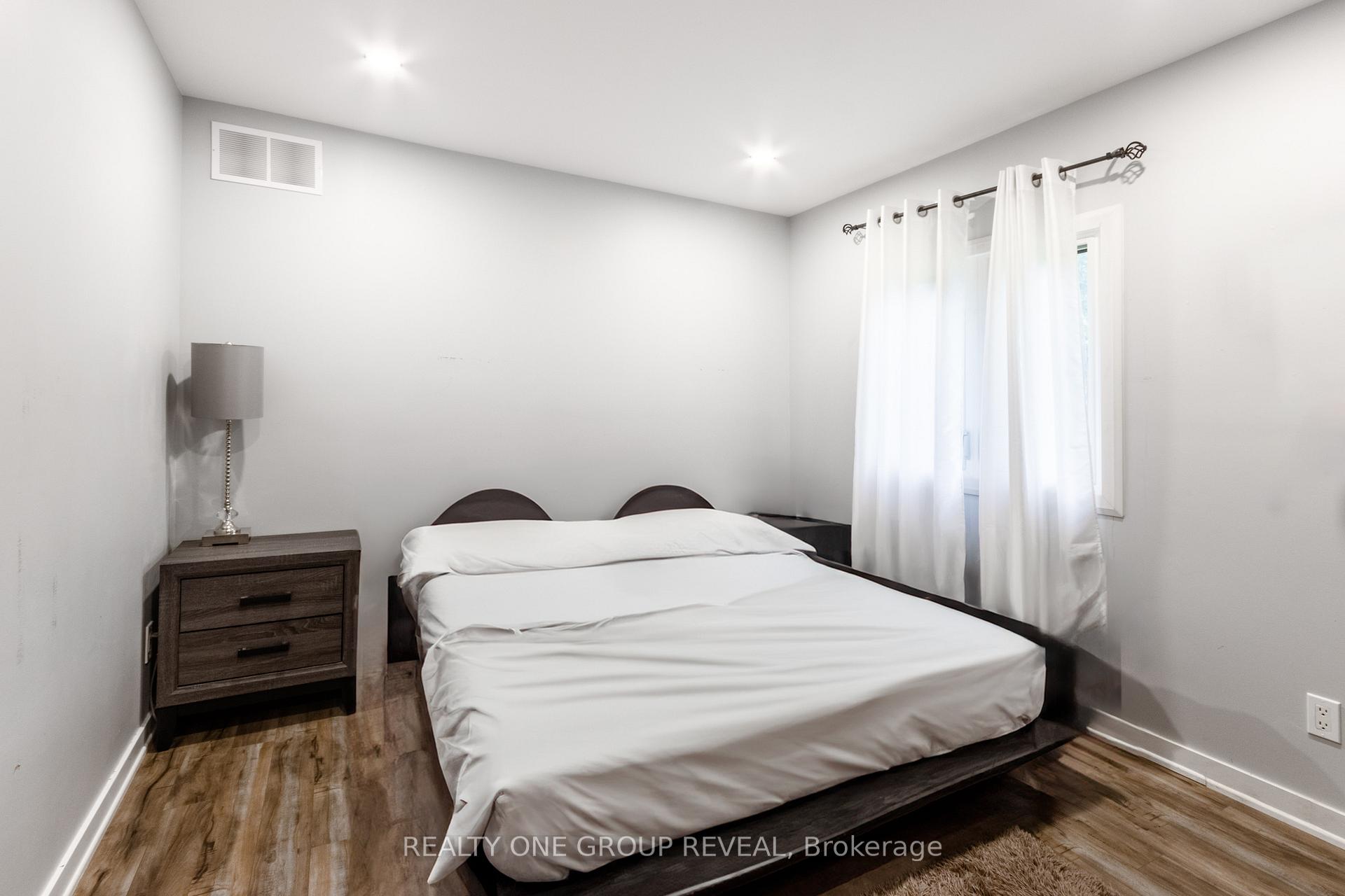 Photo 8 of 12 Brook Street, Scugog, Port Perry — HOMEH