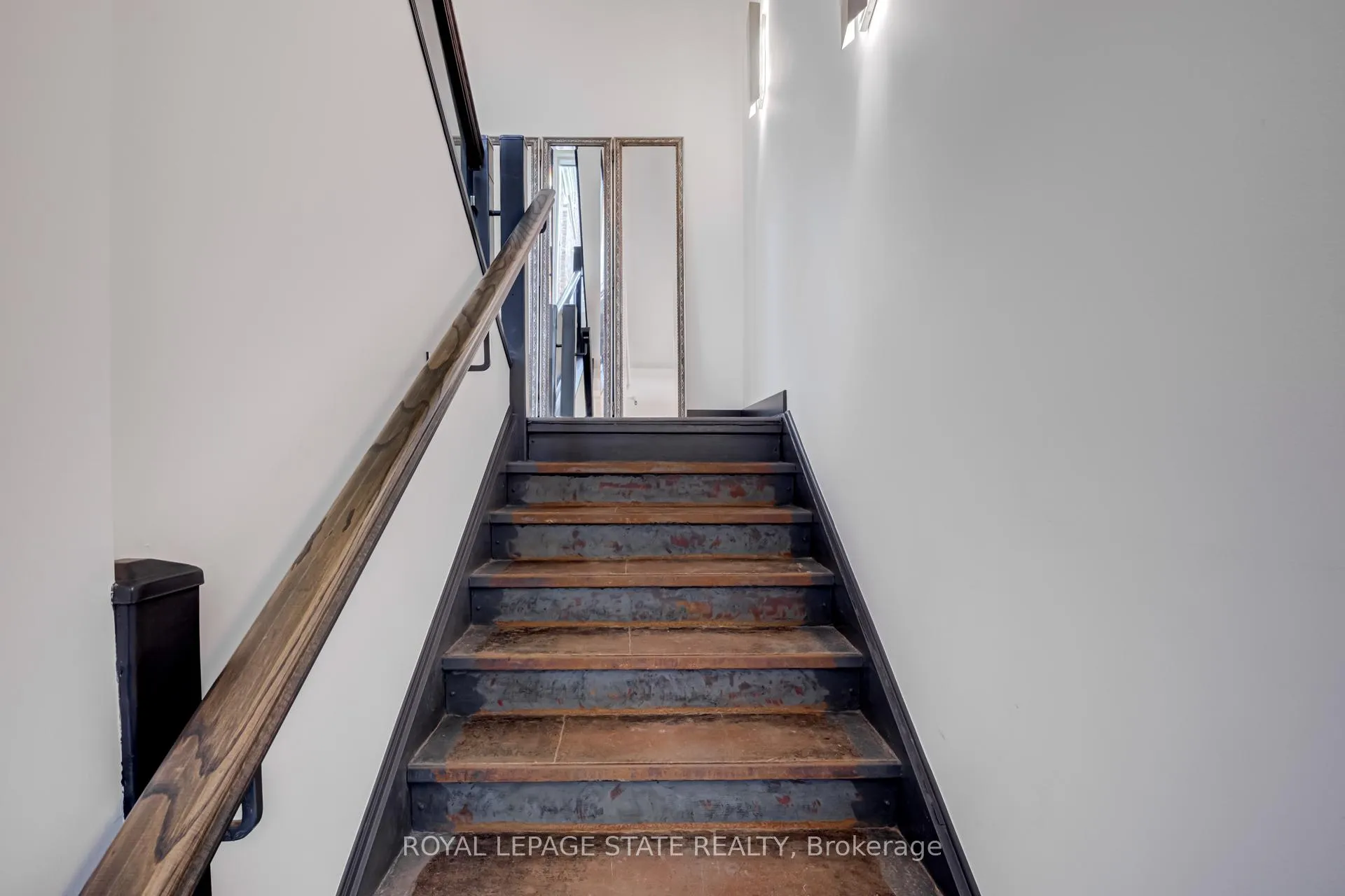Photo 6 of Unit 215, 397 King Street W, Hamilton, Dundas — HOMEH