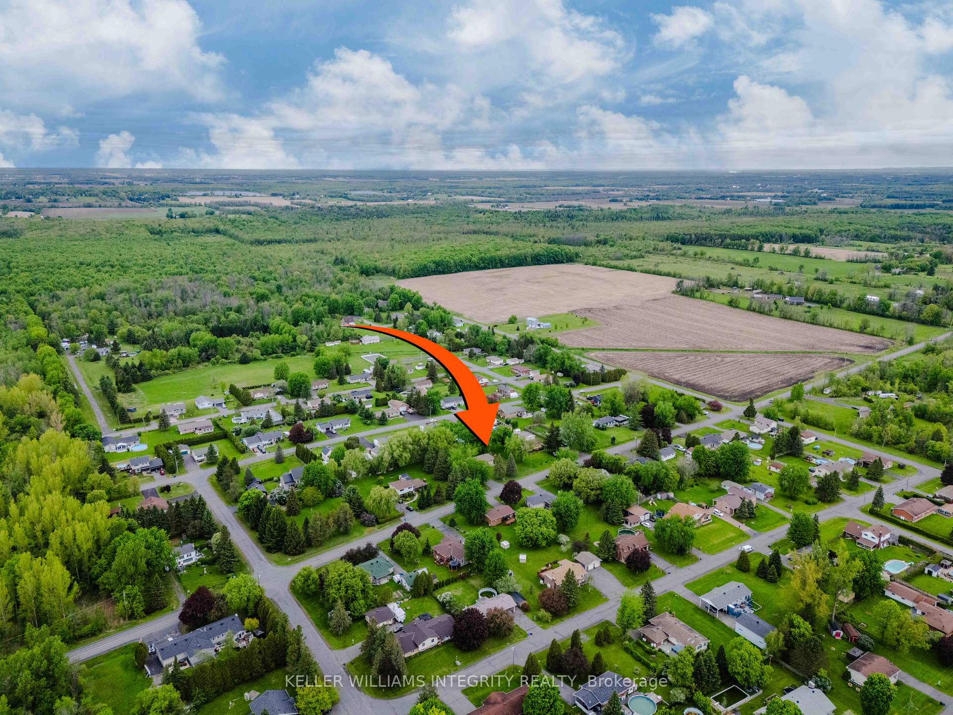 Photo 5 of 18233 Glen Road, South Glengarry, South Glengarry (Charlottenburgh) Twp — HOMEH
