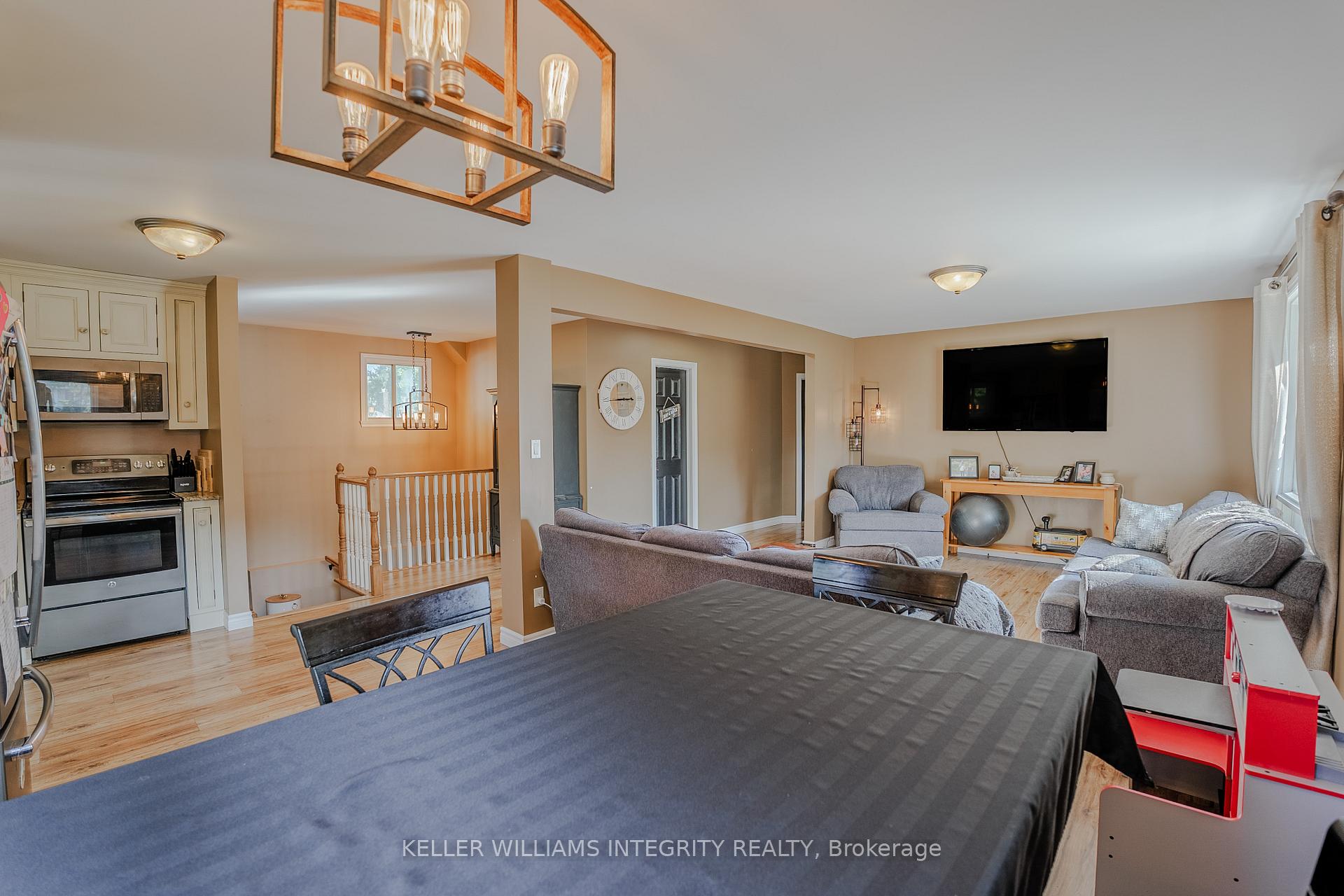 Photo 9 of 18233 Glen Road, South Glengarry, South Glengarry (Charlottenburgh) Twp — HOMEH
