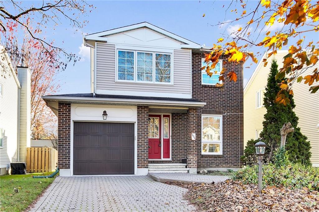 Front of 134 Pinetrail Crescent