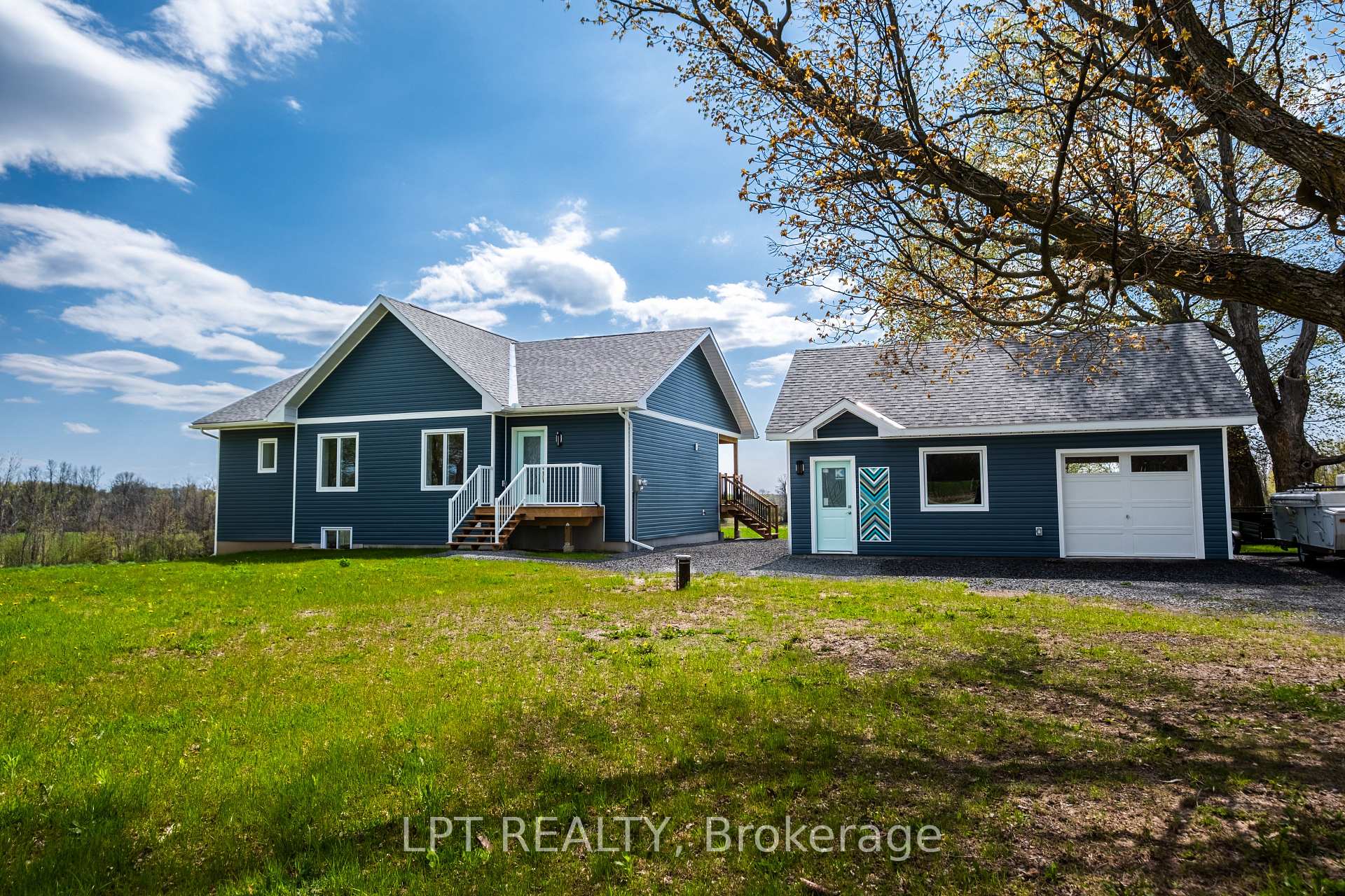 Photo 5 of 272 9th Concession Road, Rideau Lakes, Rideau Lakes (North Crosby) Twp — HOMEH