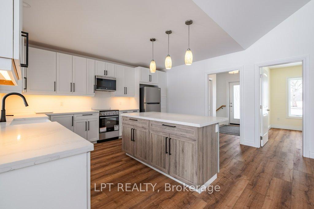 Photo 10 of 272 9th Concession Road, Rideau Lakes, Rideau Lakes (North Crosby) Twp — HOMEH