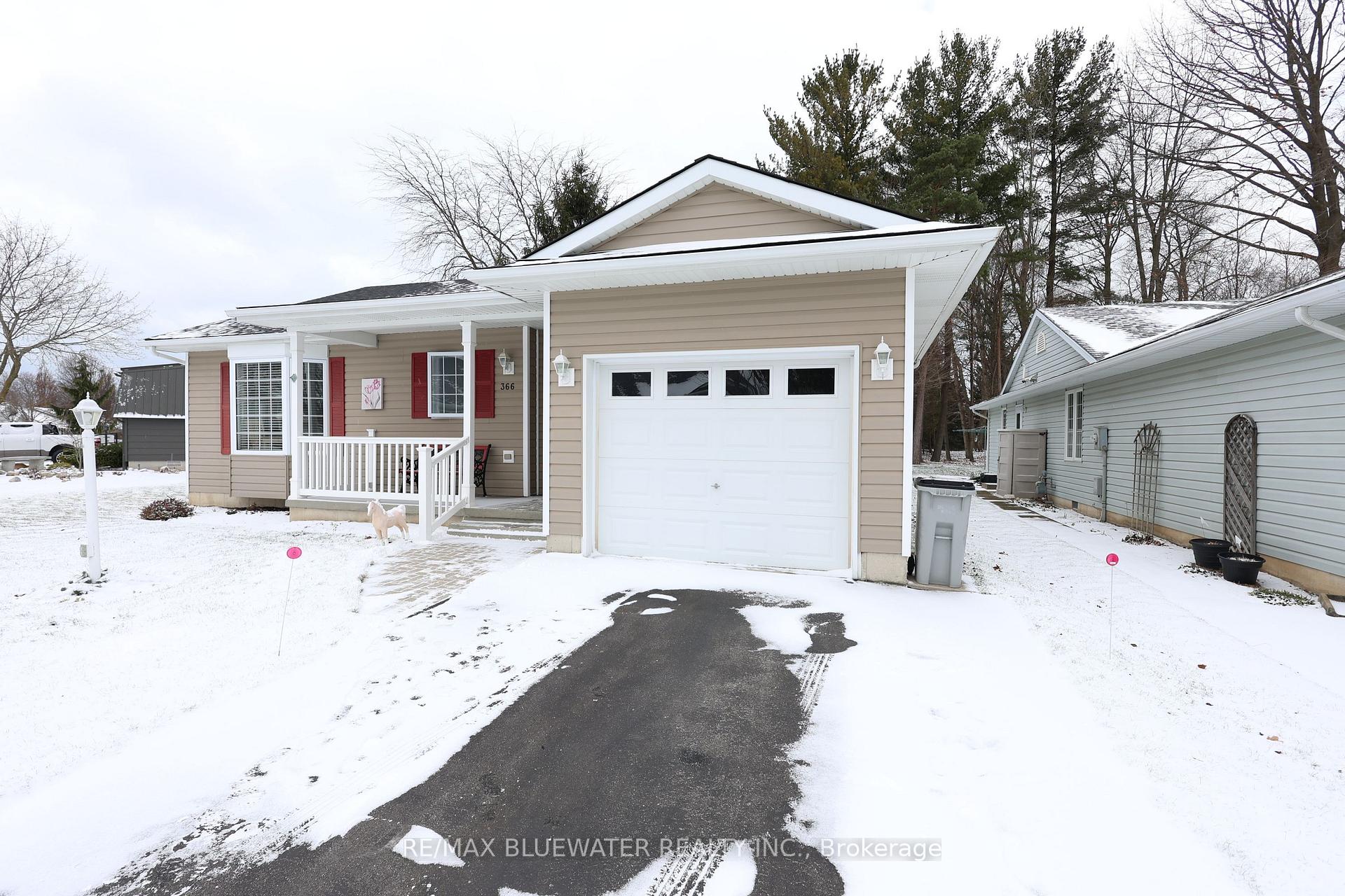 Photo 3 of 366 Shannon Boulevard, South Huron, Stephen — HOMEH
