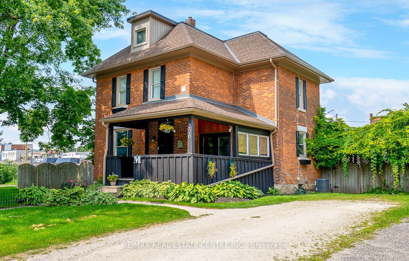 Photo 2 of 228 Andrew Street, Shelburne — HOMEH
