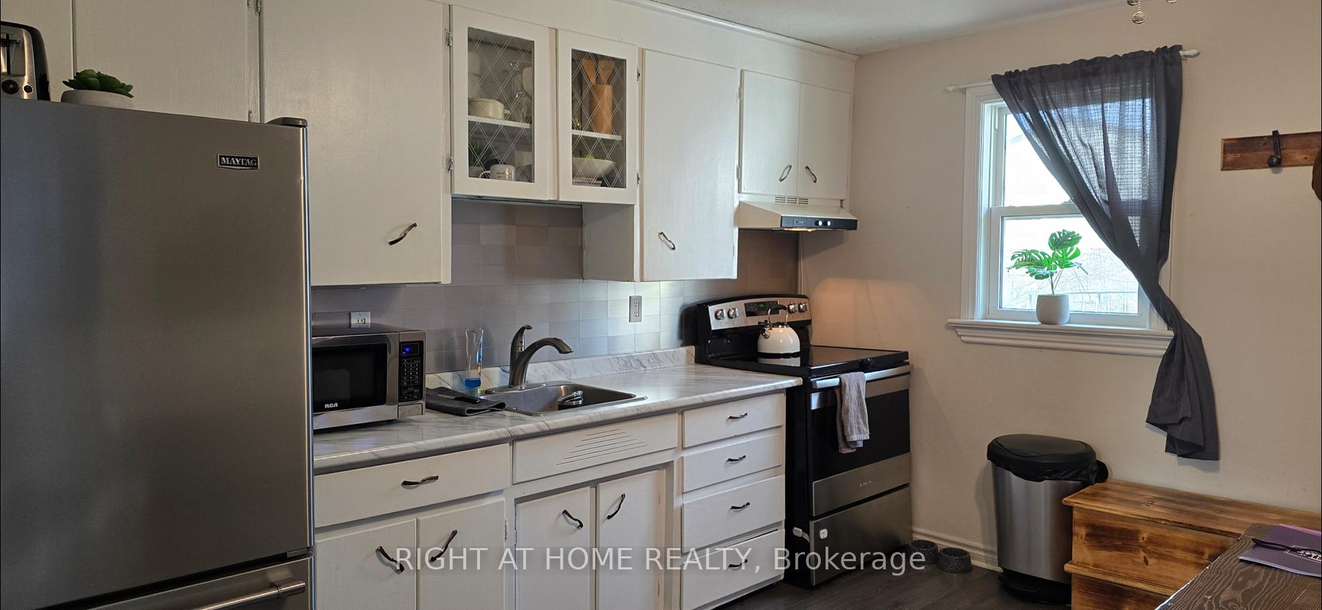 Photo 5 of 69 Carnegie Street, Scugog, Port Perry — HOMEH