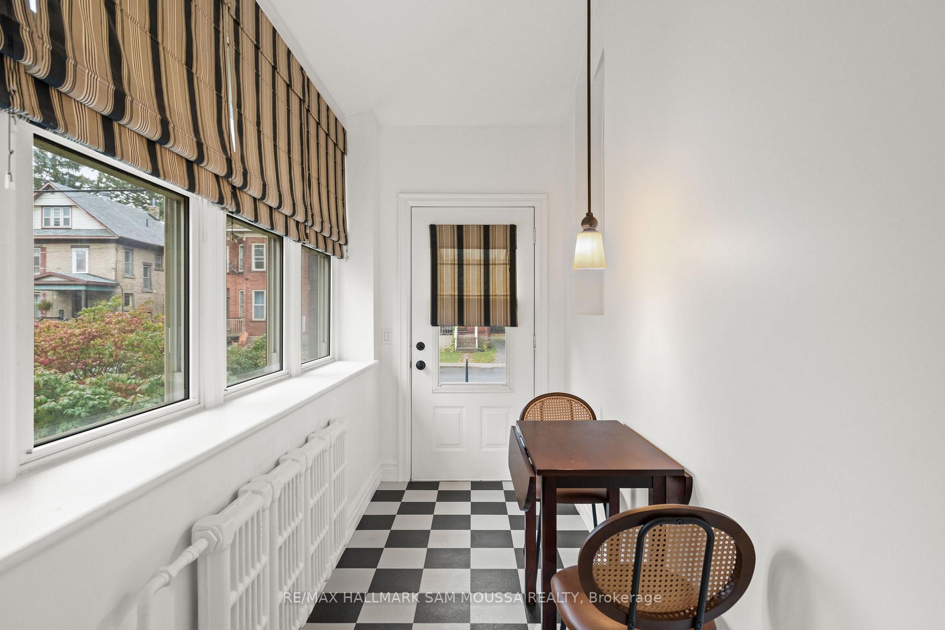 Photo 12 of 61 Russell Street E, Smiths Falls — HOMEH