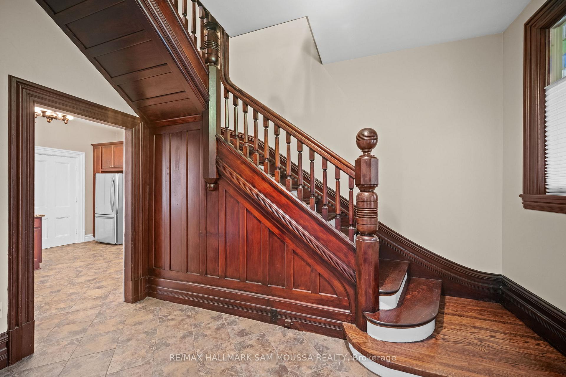 Photo 14 of 61 Russell Street E, Smiths Falls — HOMEH