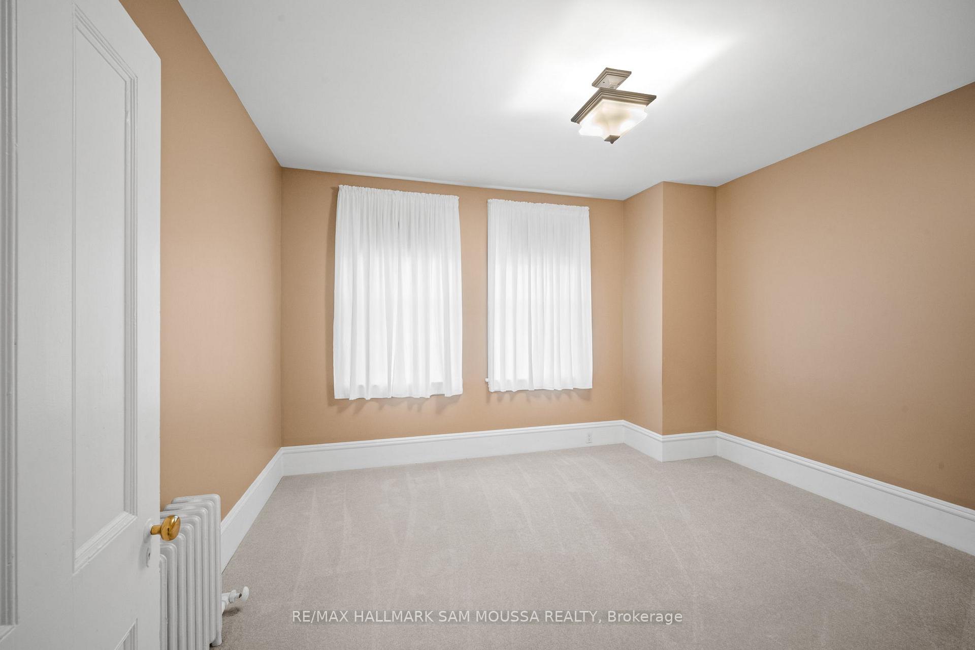 Photo 18 of 61 Russell Street E, Smiths Falls — HOMEH