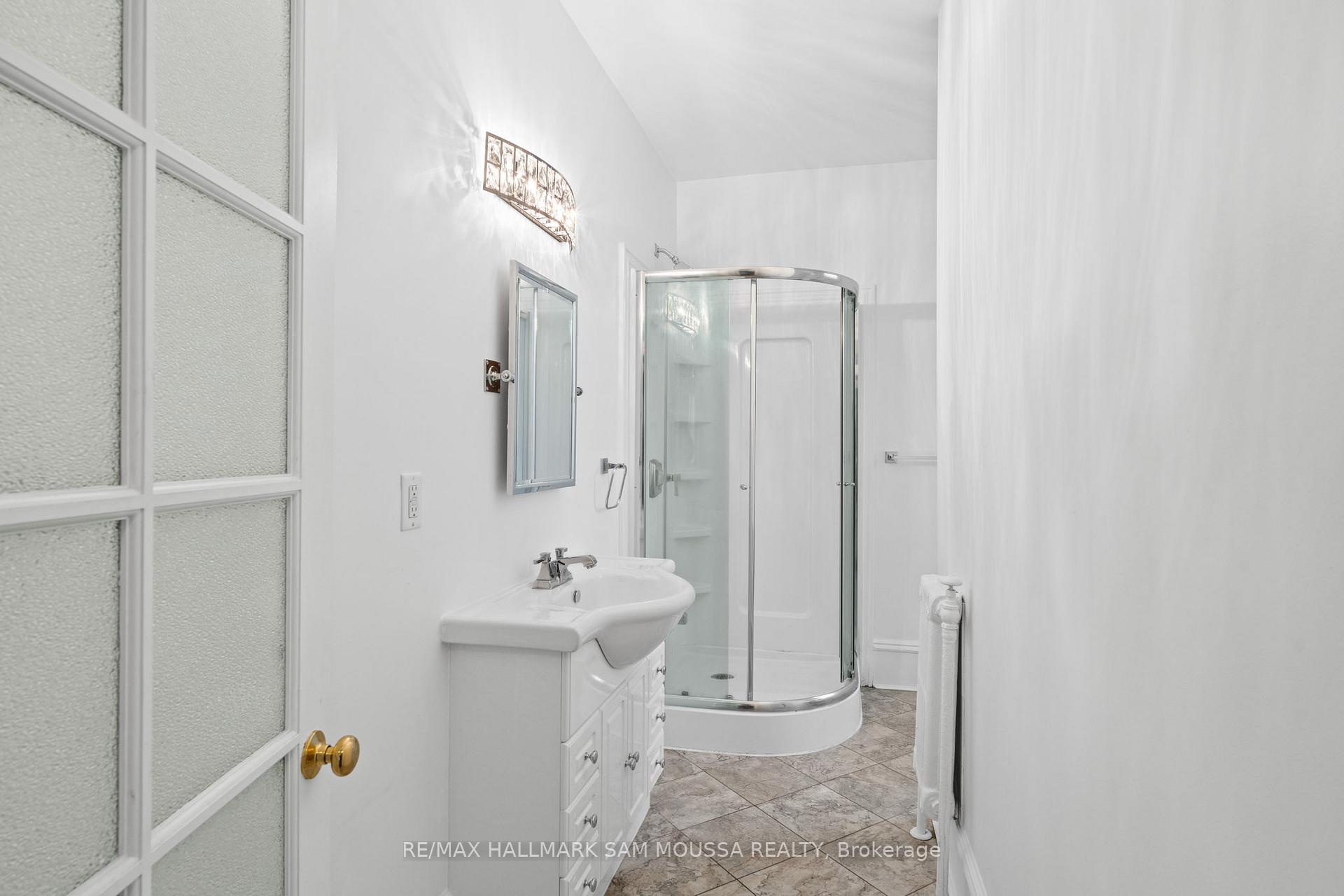 Photo 24 of 61 Russell Street E, Smiths Falls — HOMEH