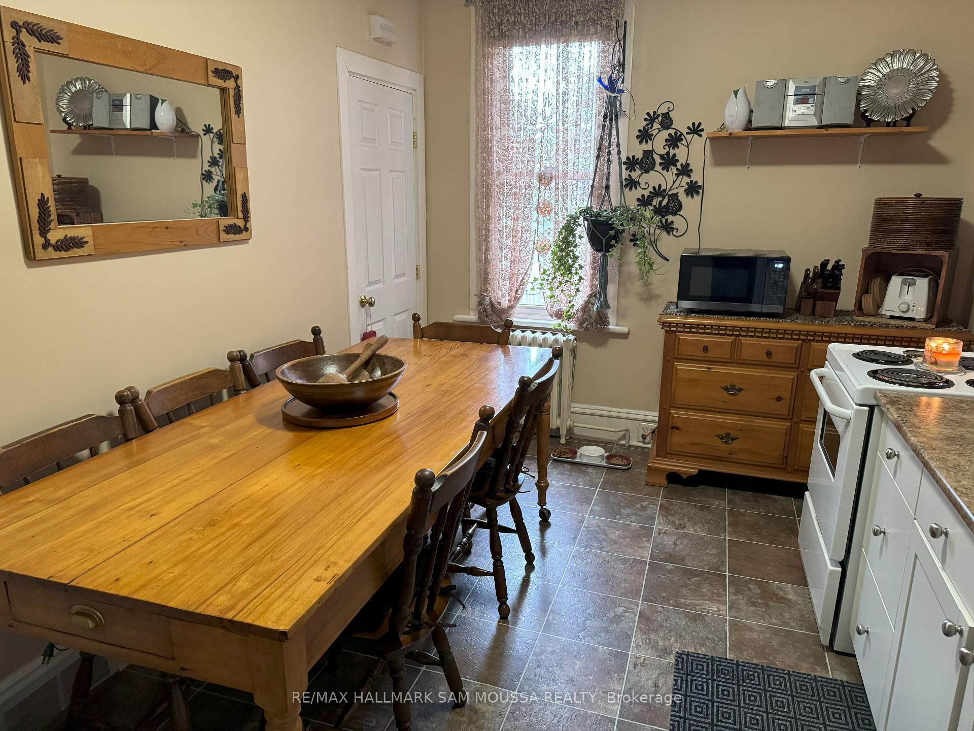Photo 30 of 61 Russell Street E, Smiths Falls — HOMEH