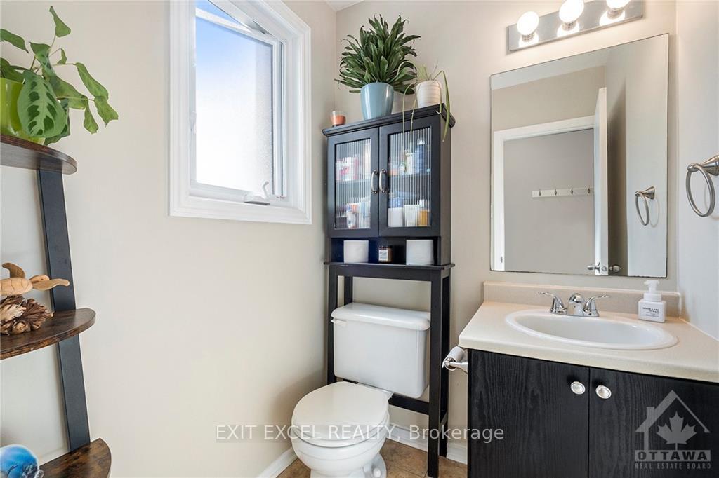Photo 16 of 9 Monterey Drive, Ottawa, Leslie Park — HOMEH