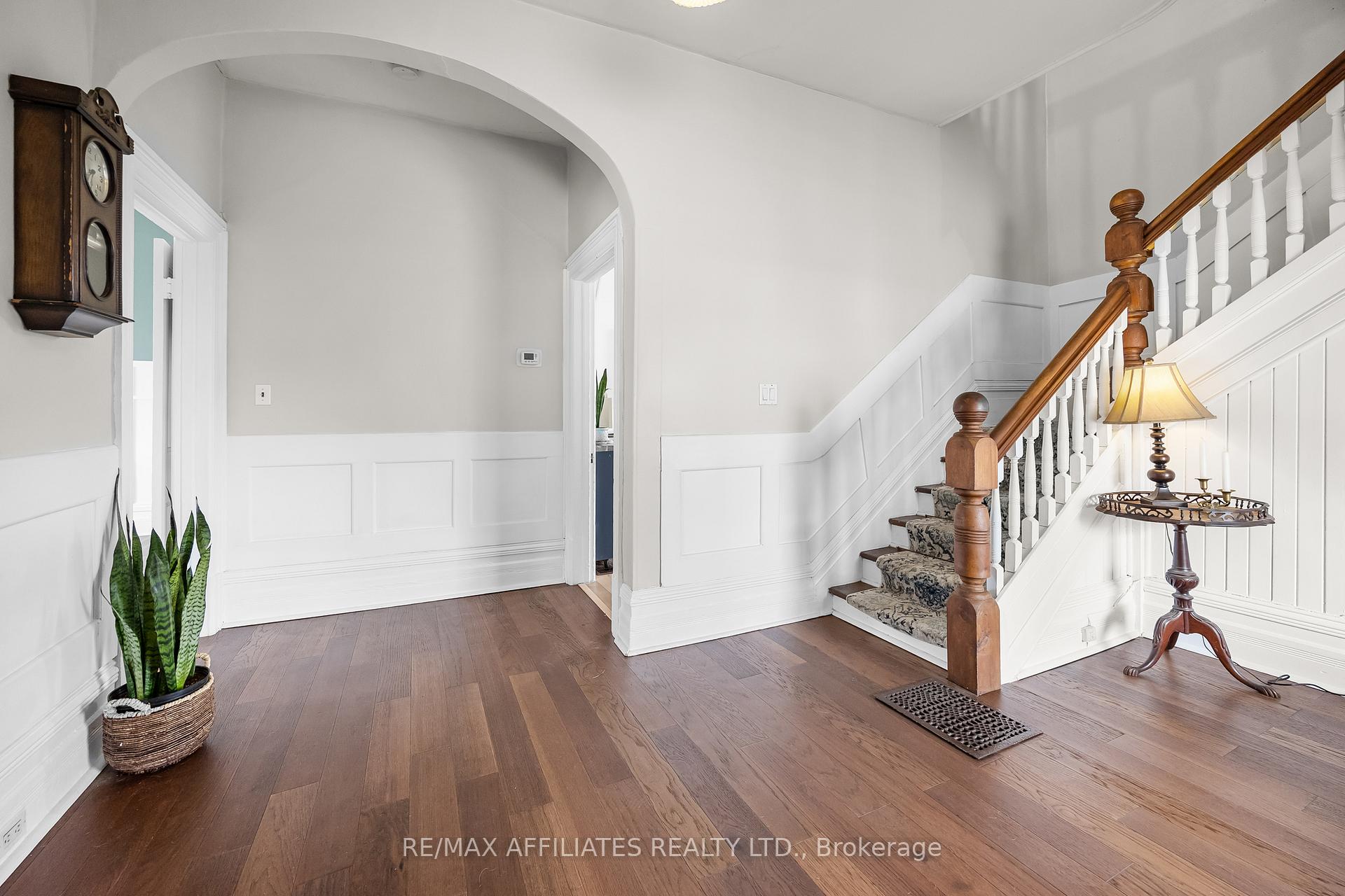 Photo 4 of 19 Winnifred Street N, Smiths Falls — HOMEH