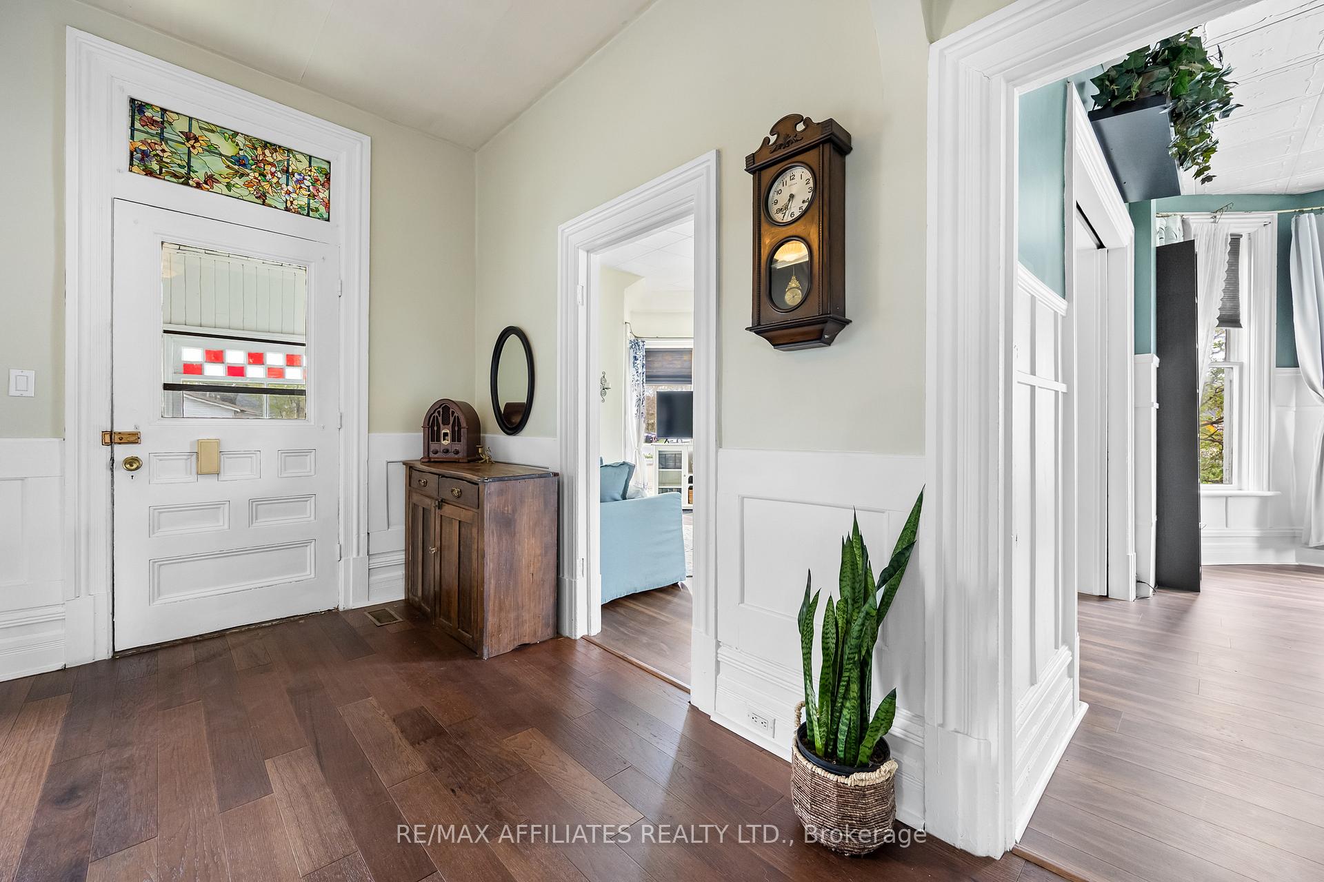 Photo 5 of 19 Winnifred Street N, Smiths Falls — HOMEH