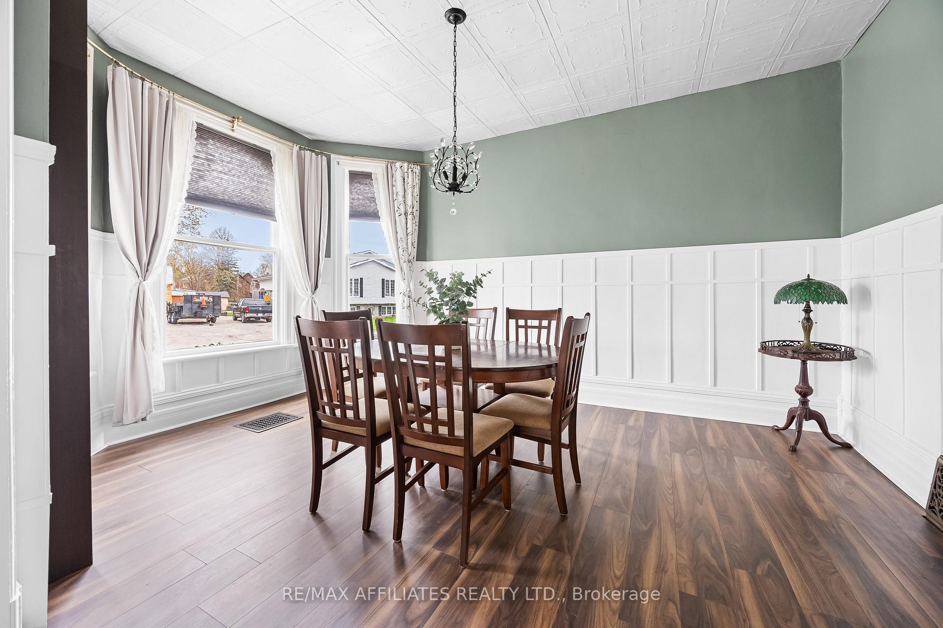 Photo 6 of 19 Winnifred Street N, Smiths Falls — HOMEH