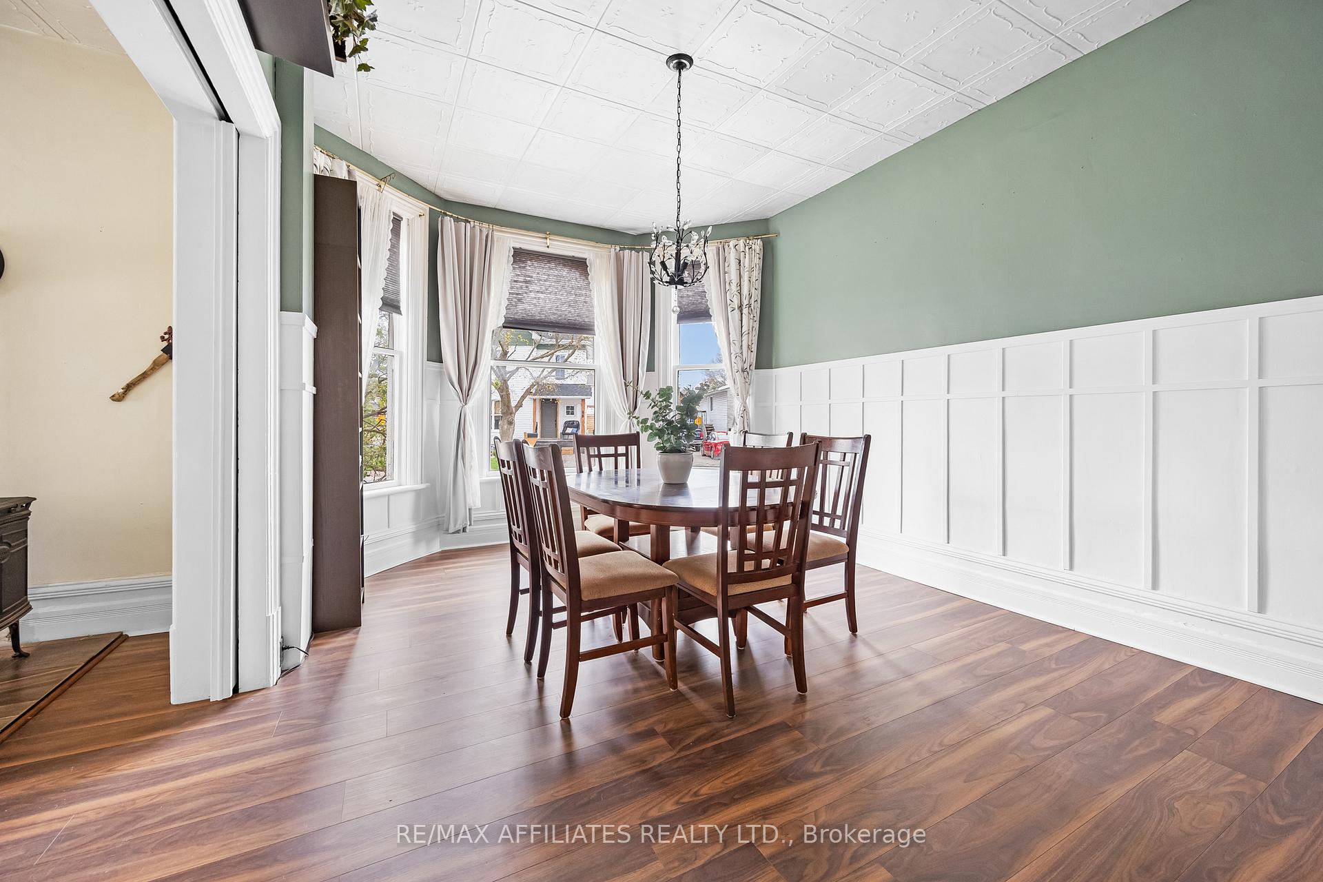 Photo 7 of 19 Winnifred Street N, Smiths Falls — HOMEH