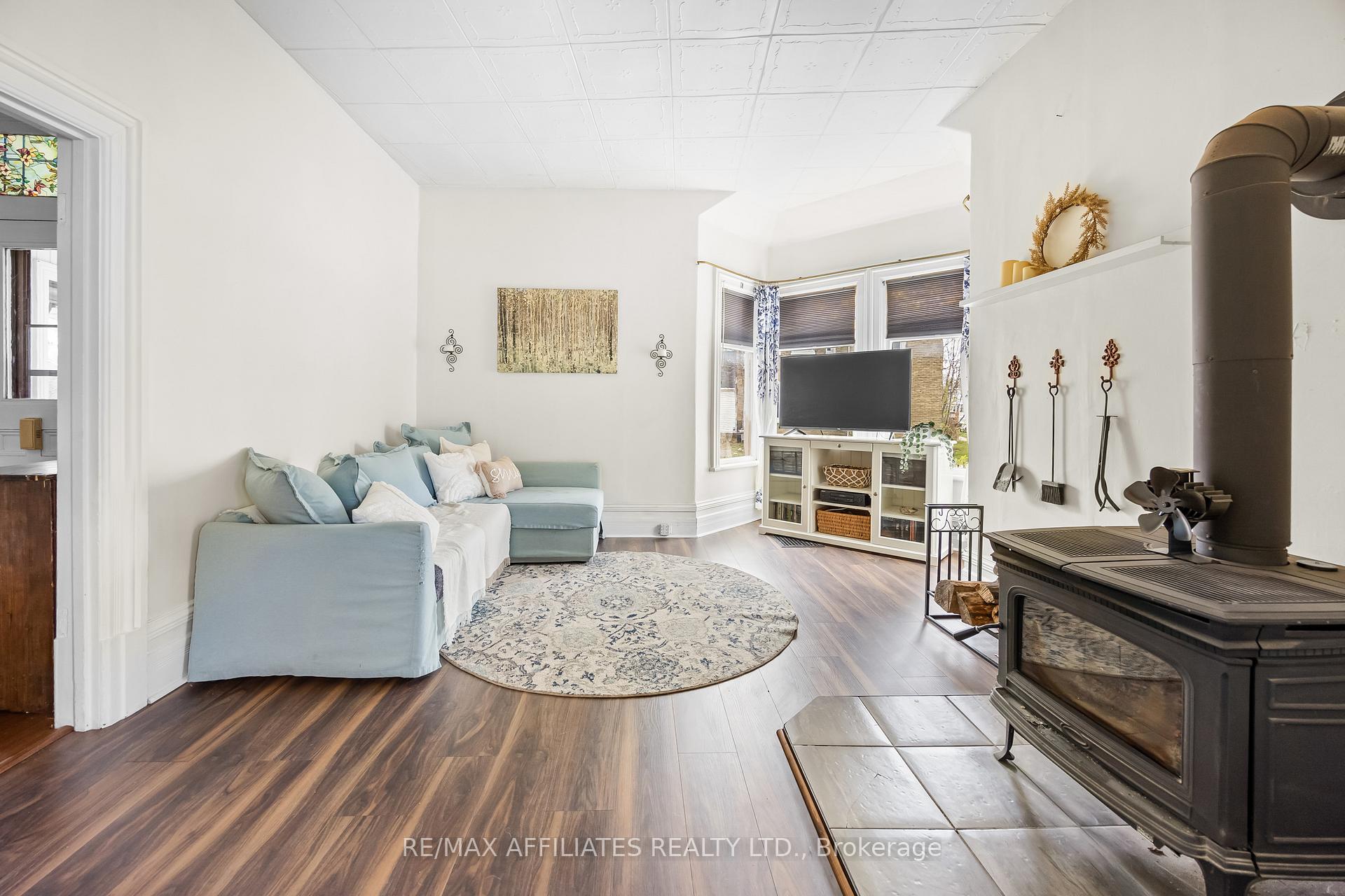 Photo 9 of 19 Winnifred Street N, Smiths Falls — HOMEH