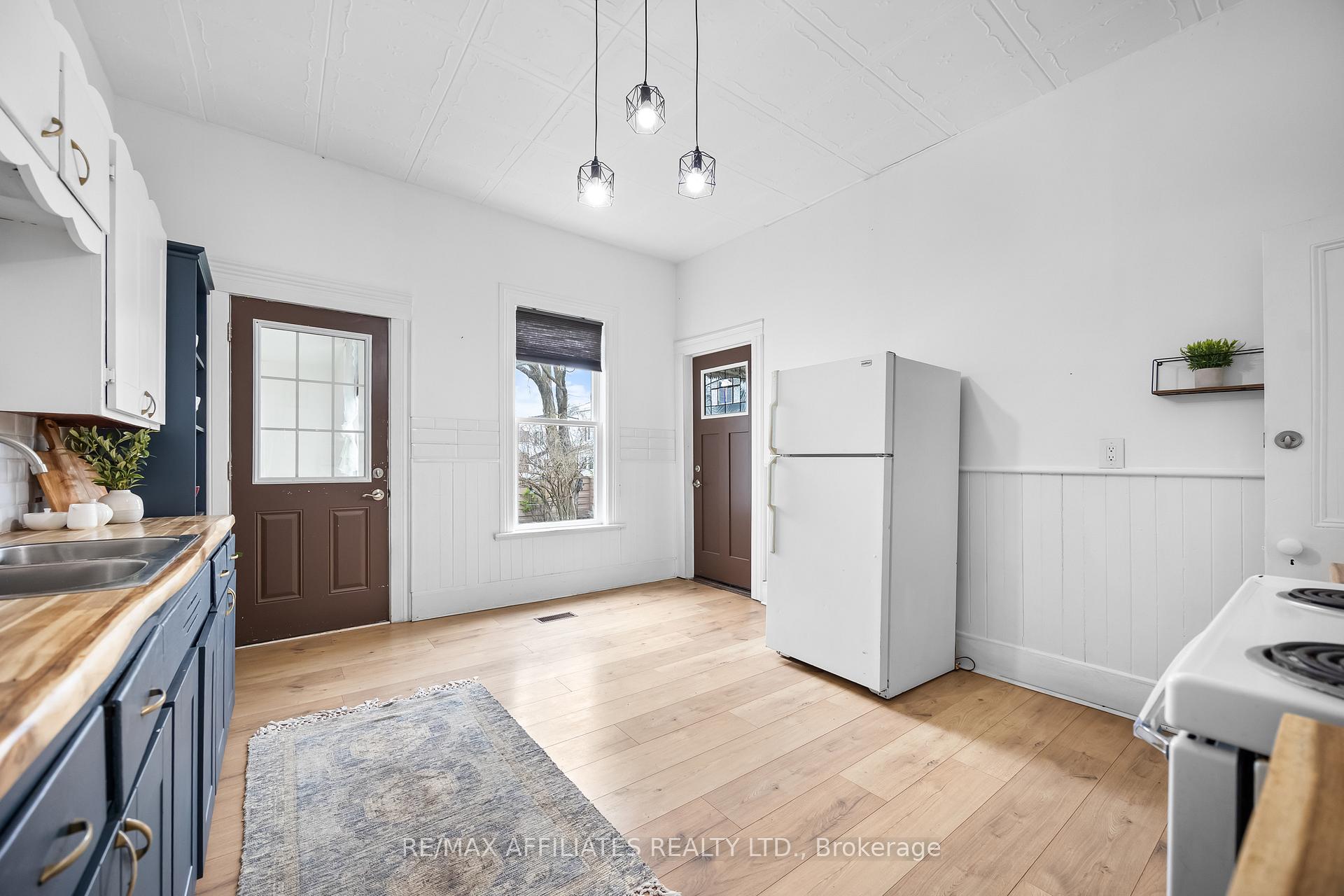 Photo 13 of 19 Winnifred Street N, Smiths Falls — HOMEH