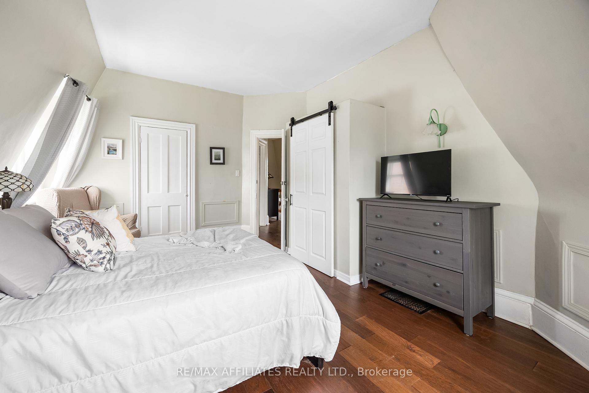 Photo 21 of 19 Winnifred Street N, Smiths Falls — HOMEH